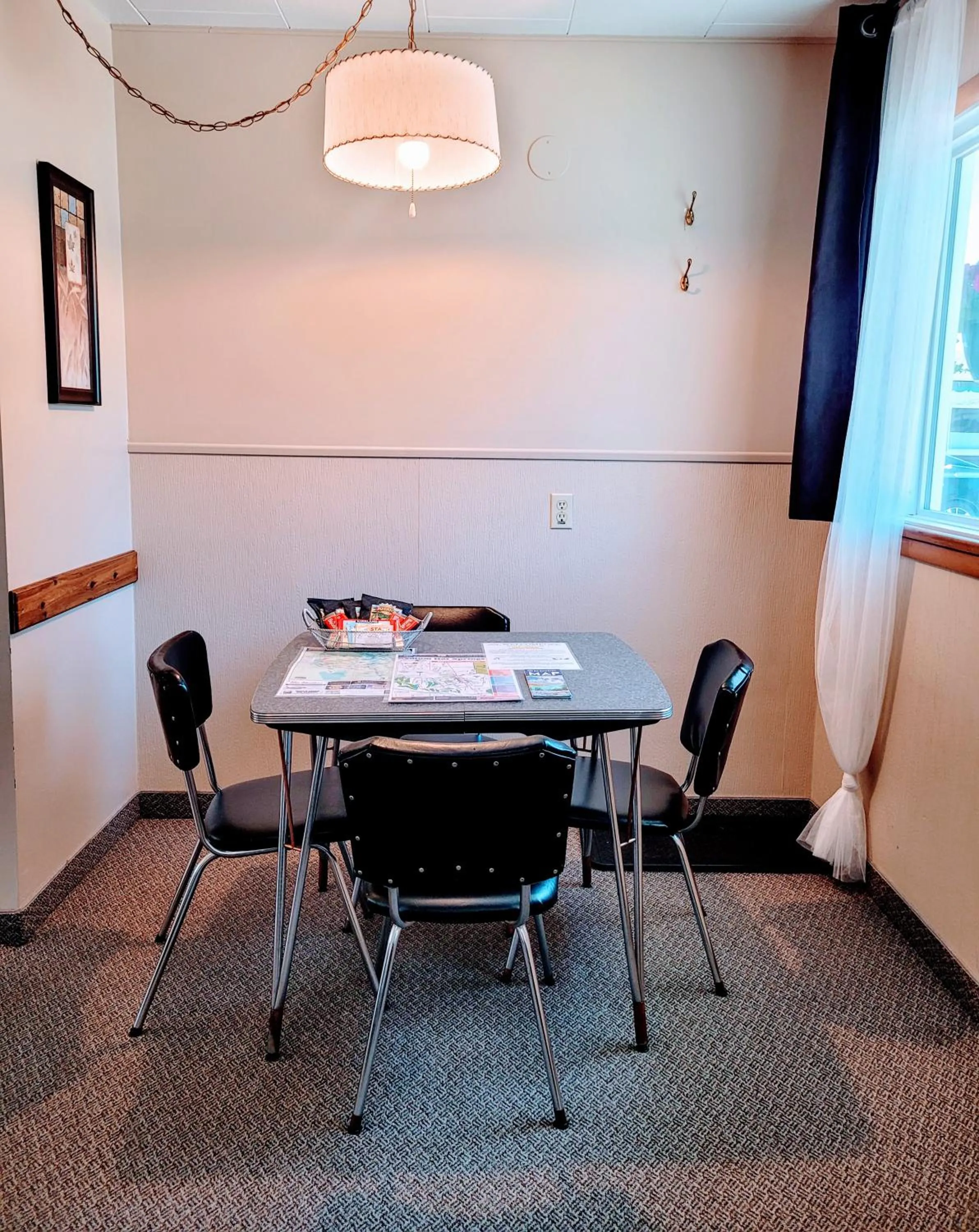 Dining area in Lido Motel