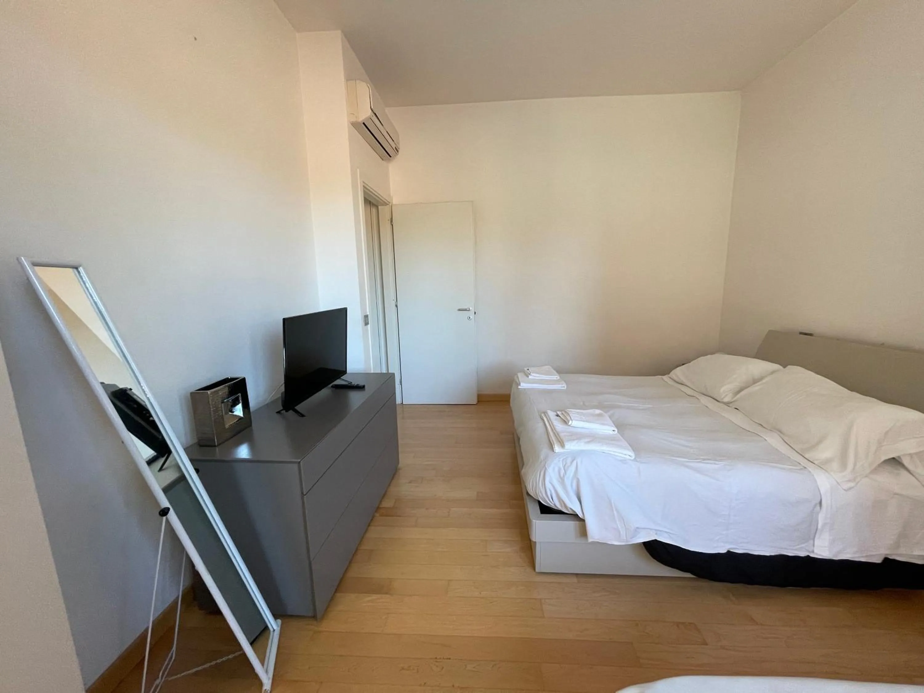 Bedroom, Bed in Luciano Laterani Guest House