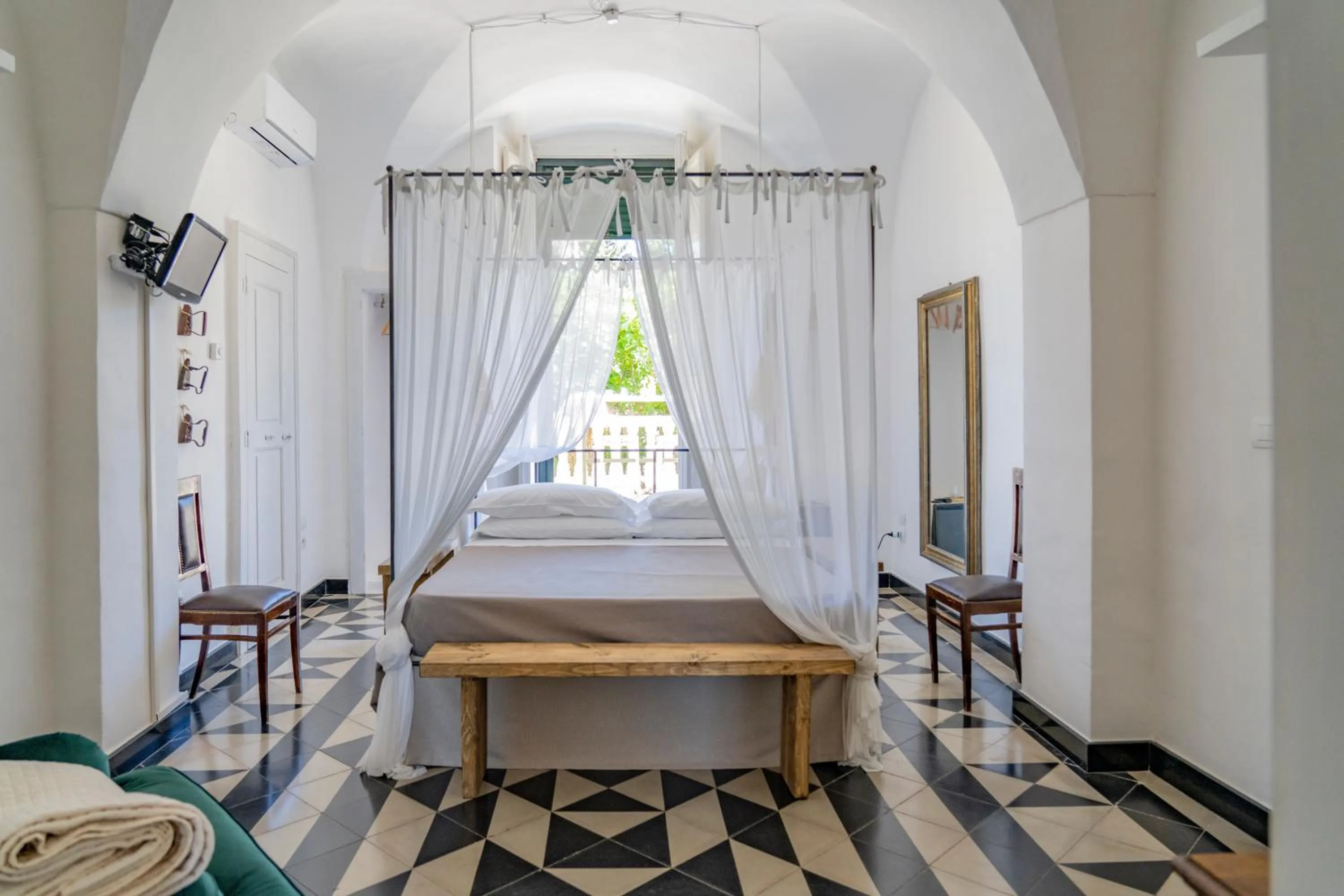 Bed in Masseria Montepaolo Dimora di Charme