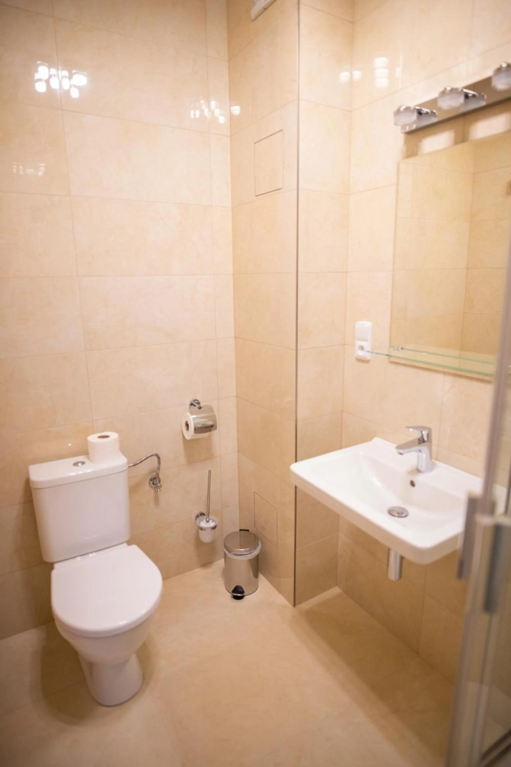 Toilet in Hotel Olympionik