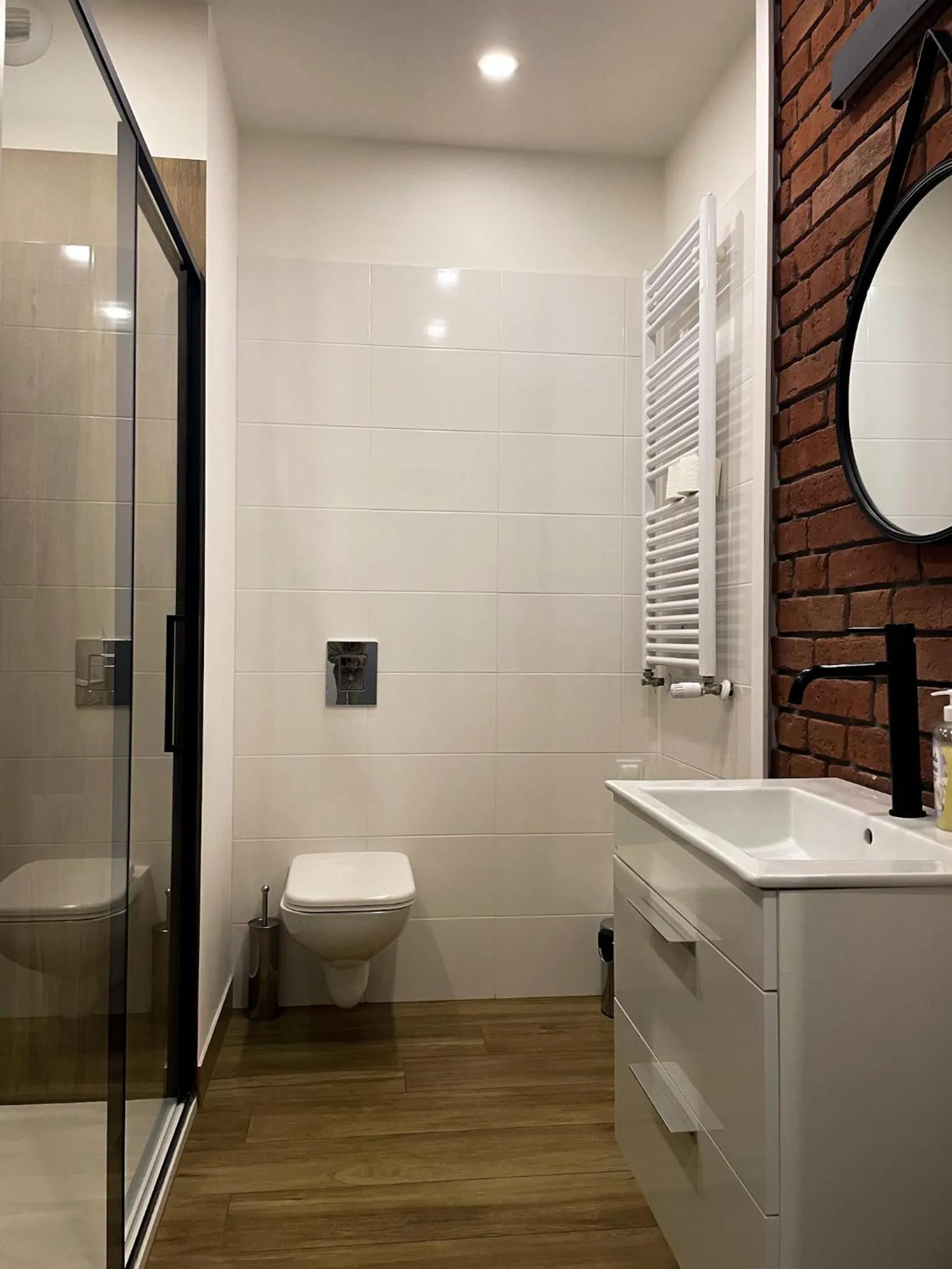 Shower in Absynt Hostel Wrocław