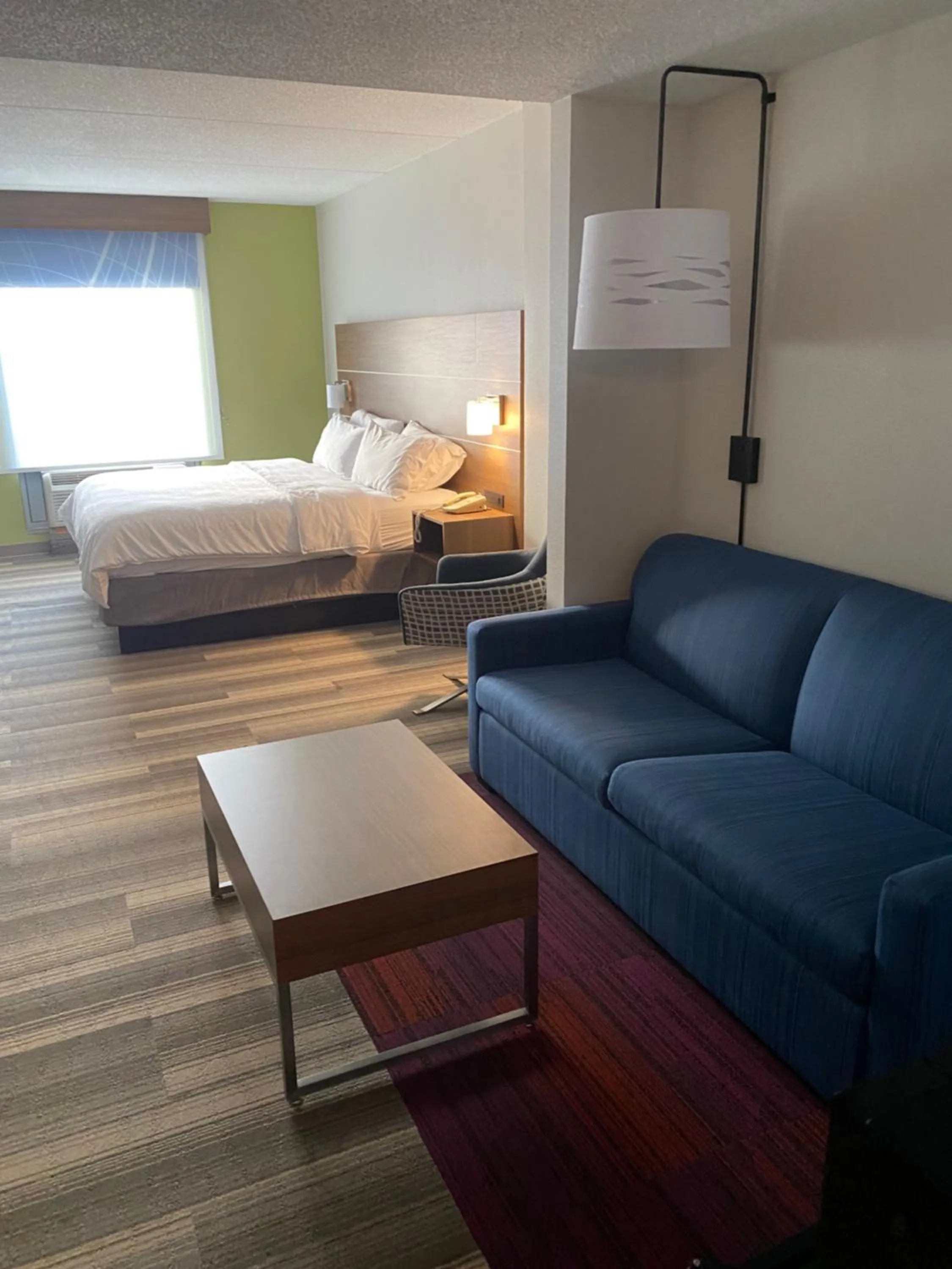 Bed in Holiday Inn Express Hotel & Suites Warrenton by IHG