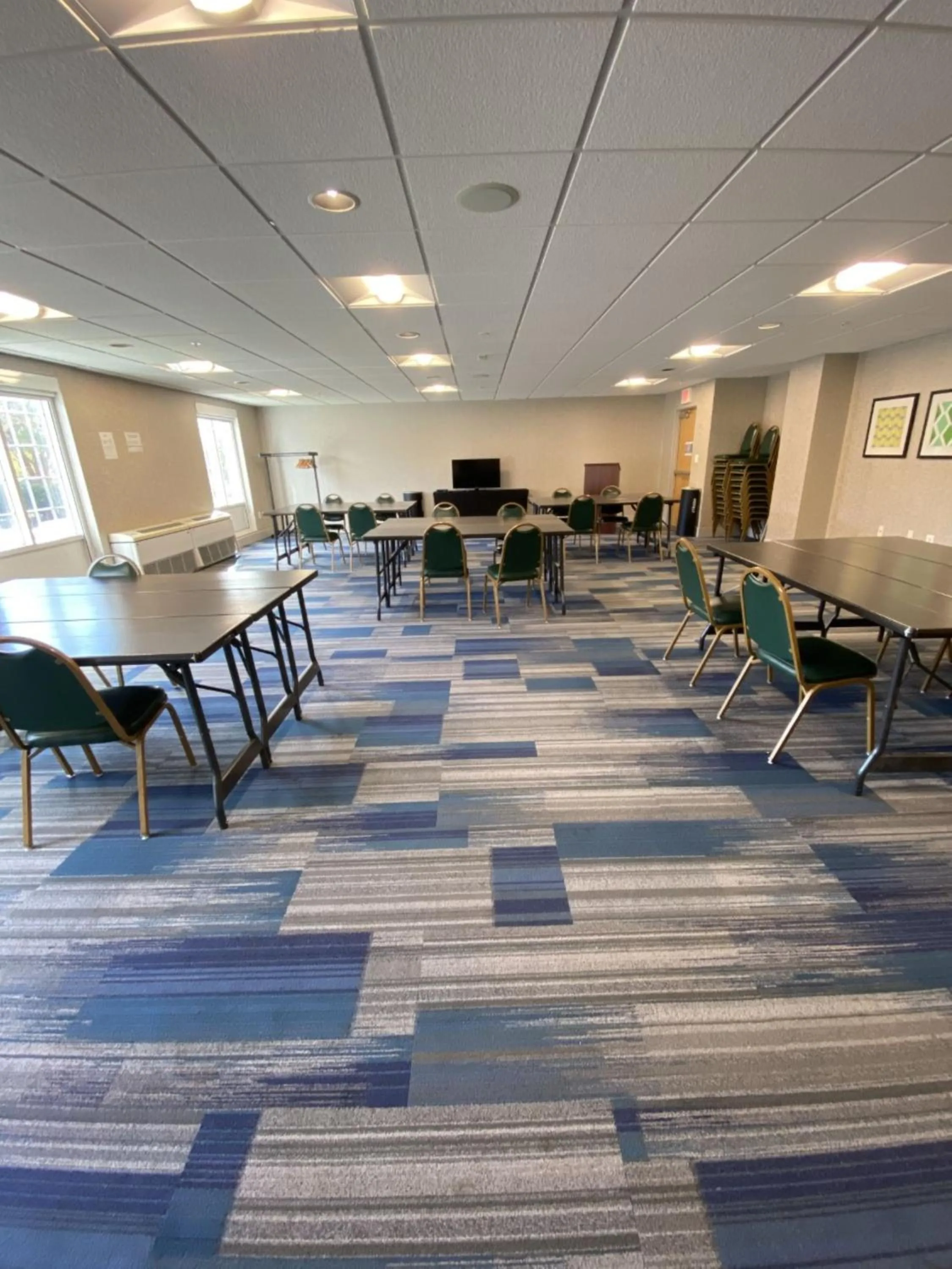 Meeting/conference room in Holiday Inn Express Hotel & Suites Warrenton by IHG