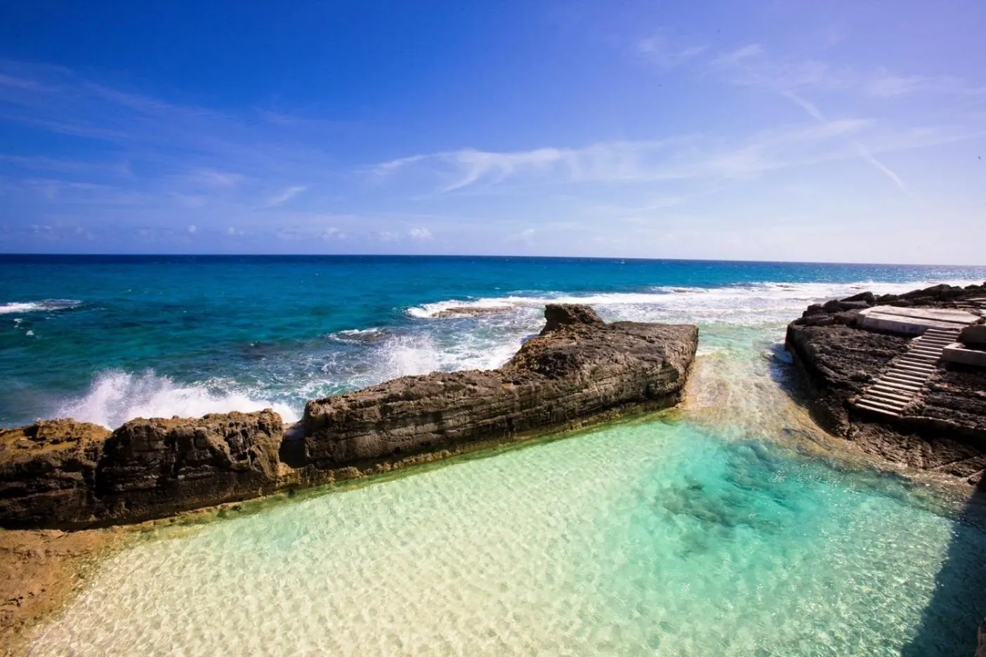 Swimming pool in Stella Maris Resort Club