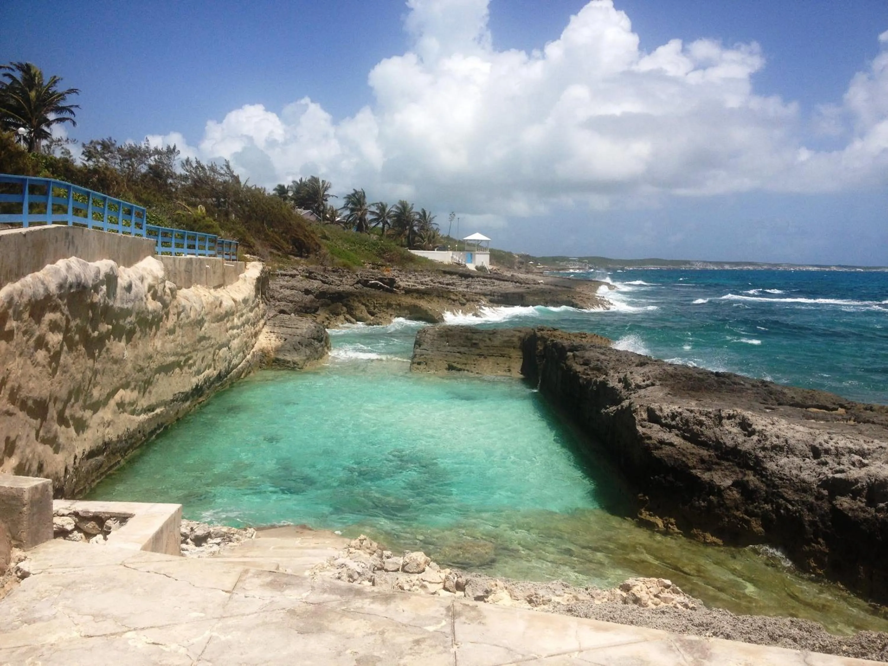 Swimming pool in Stella Maris Resort Club