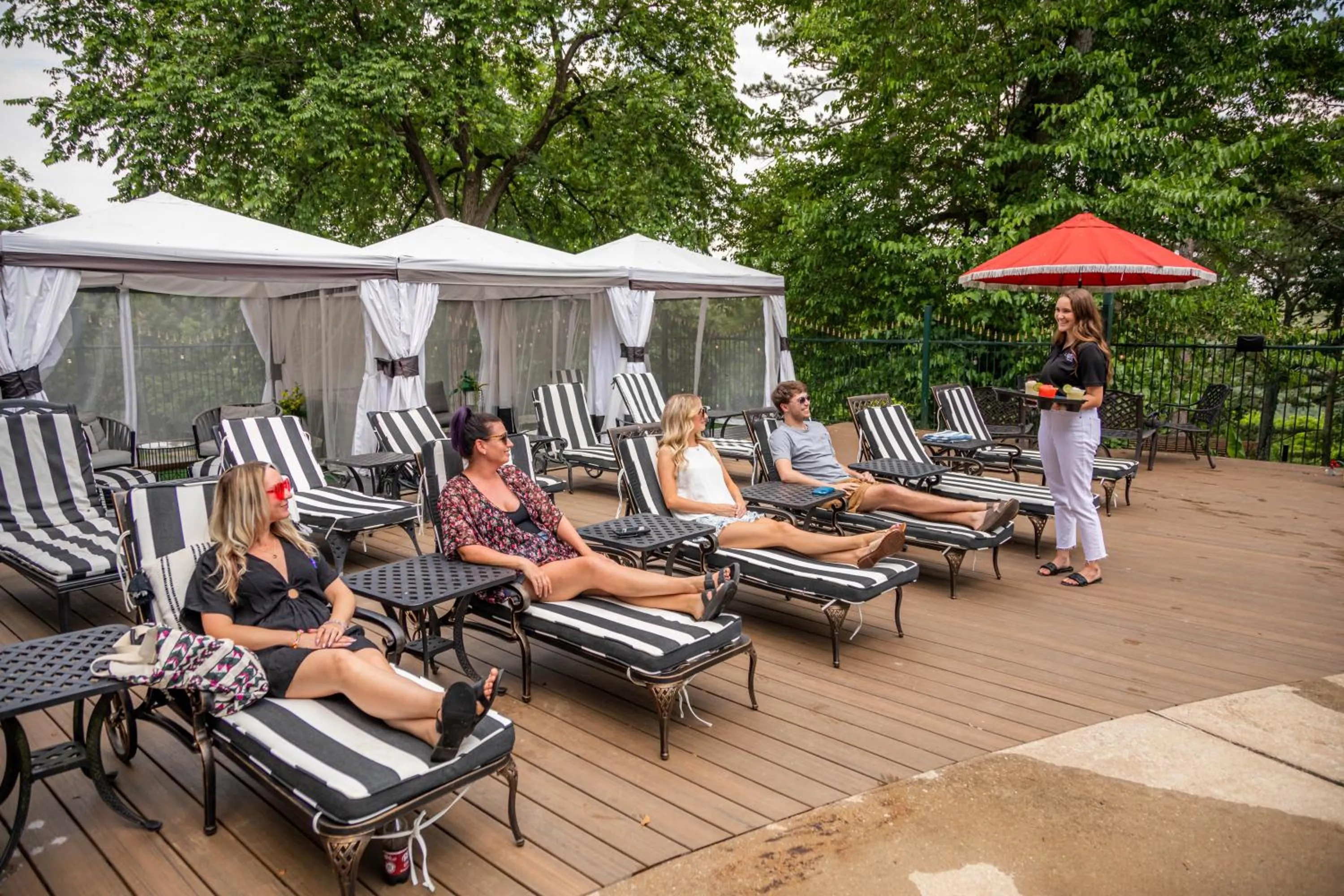 Swimming pool in 1886 Crescent Hotel and Spa