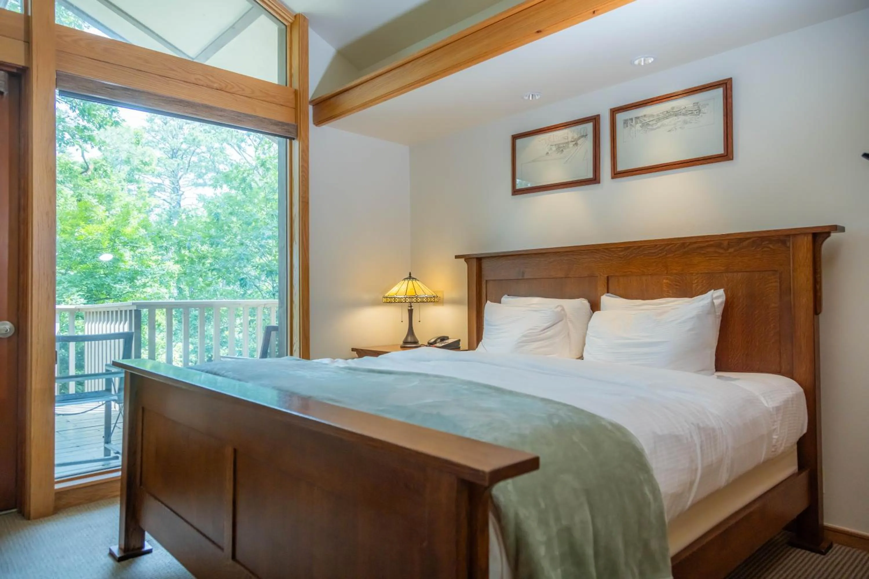 Bed in 1886 Crescent Hotel and Spa