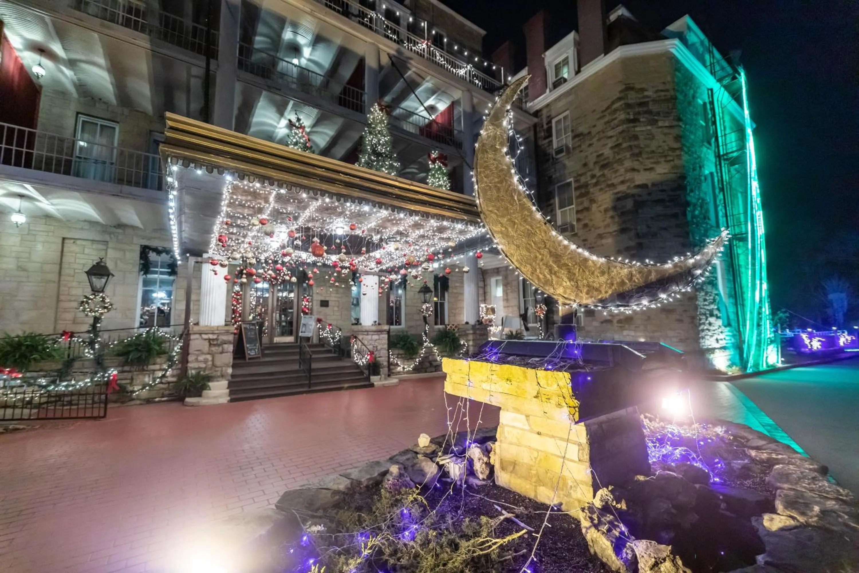 1886 Crescent Hotel and Spa