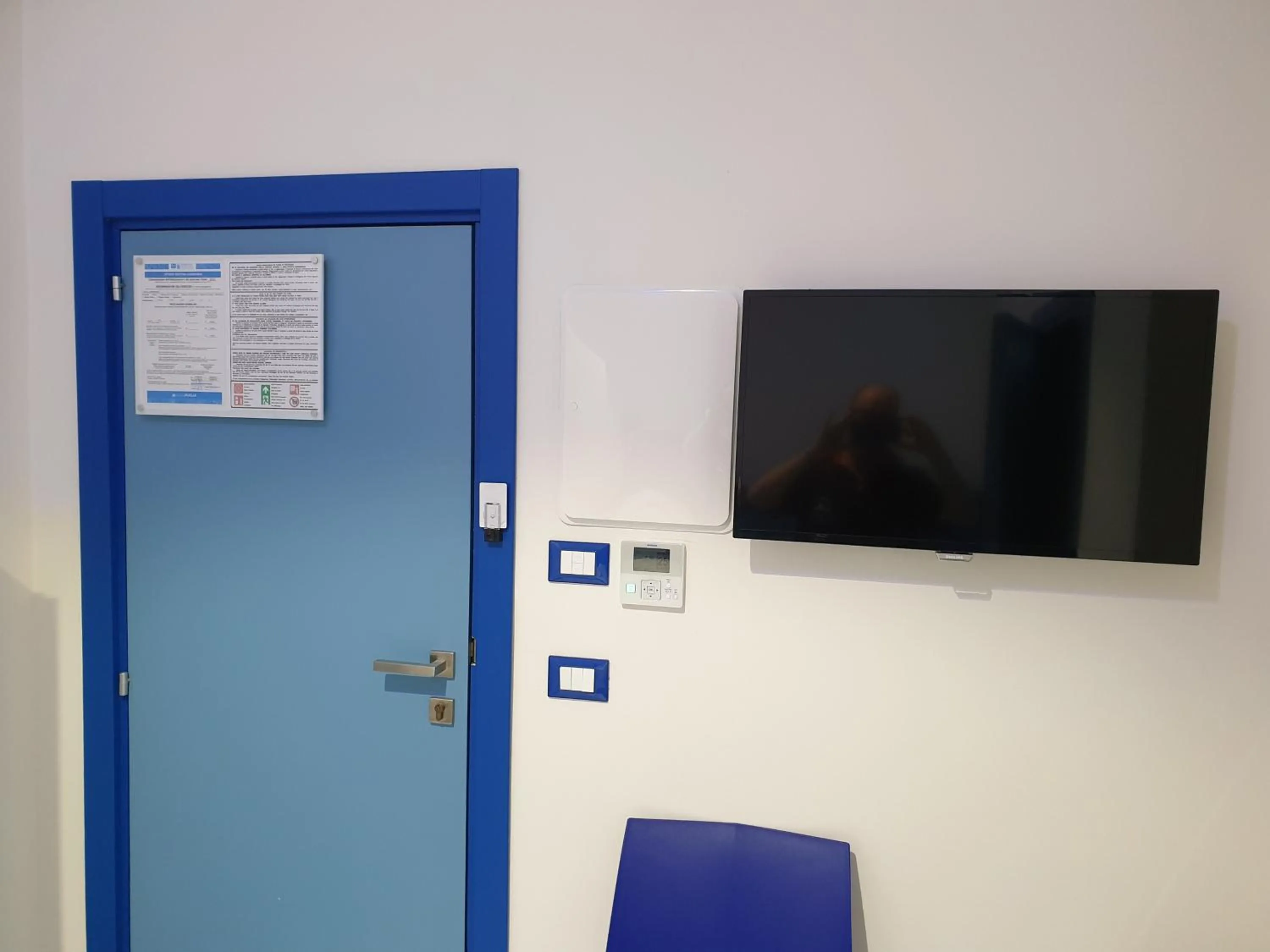 TV and multimedia in Hotel Caraibisiaco sul mare