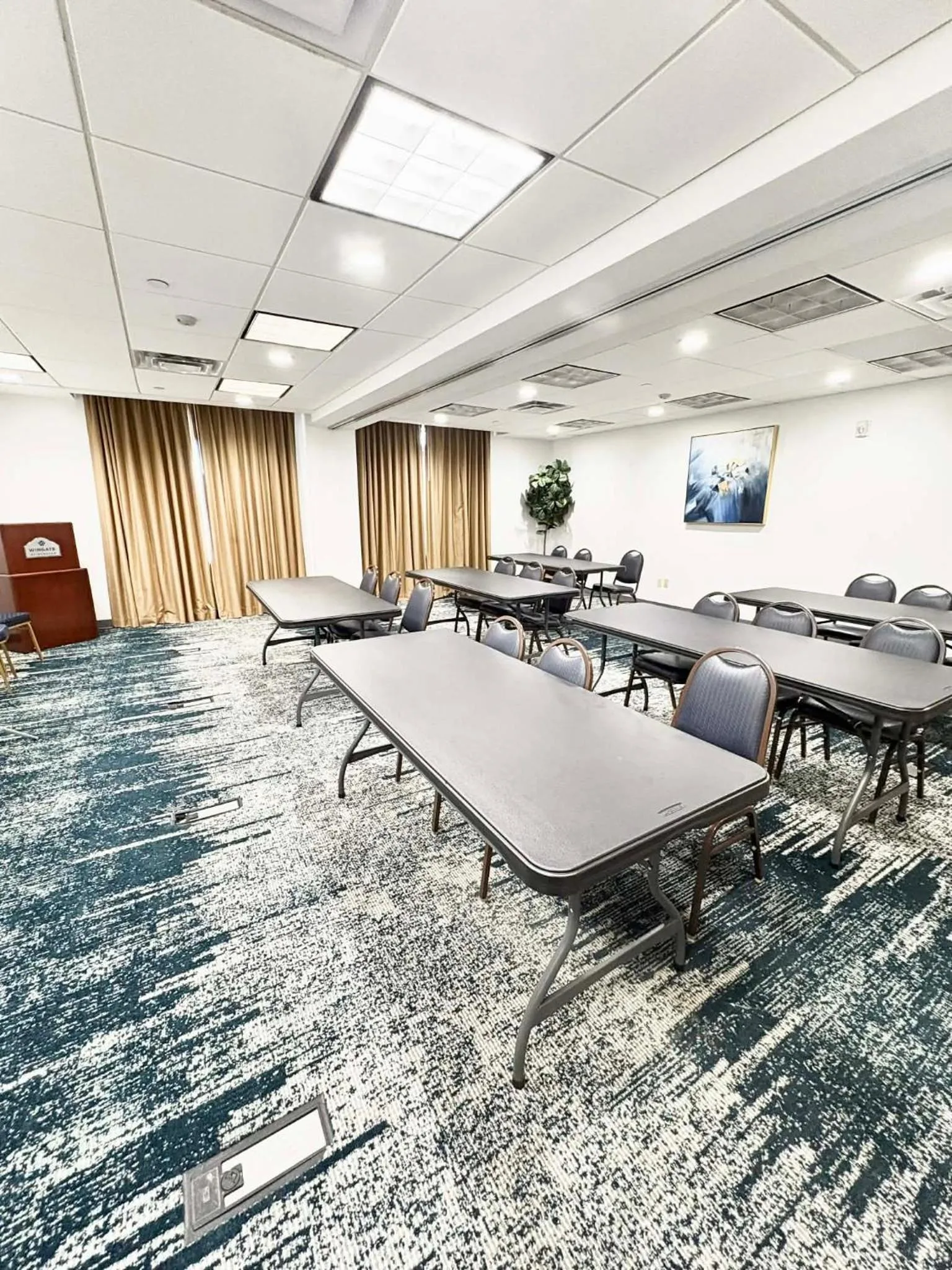 Meeting/conference room in Wingate by Wyndham Houma