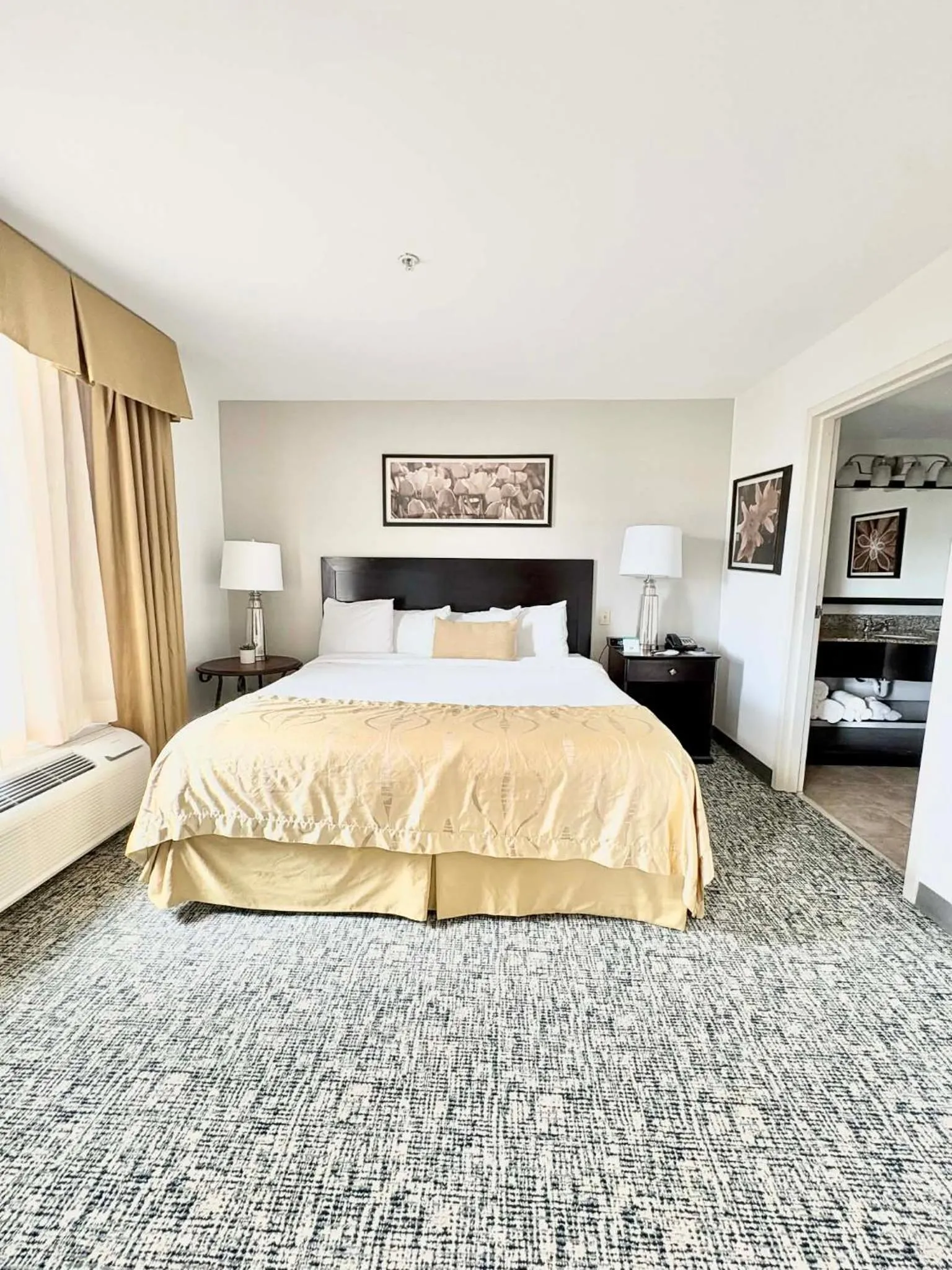 Bedroom, Bed in Wingate by Wyndham Houma