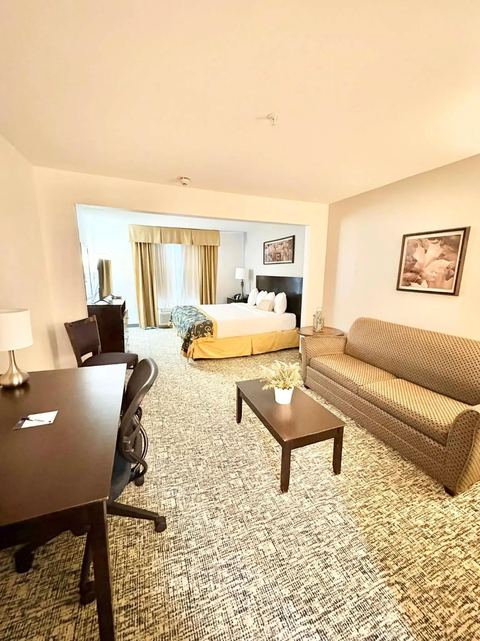 Bedroom in Wingate by Wyndham Houma