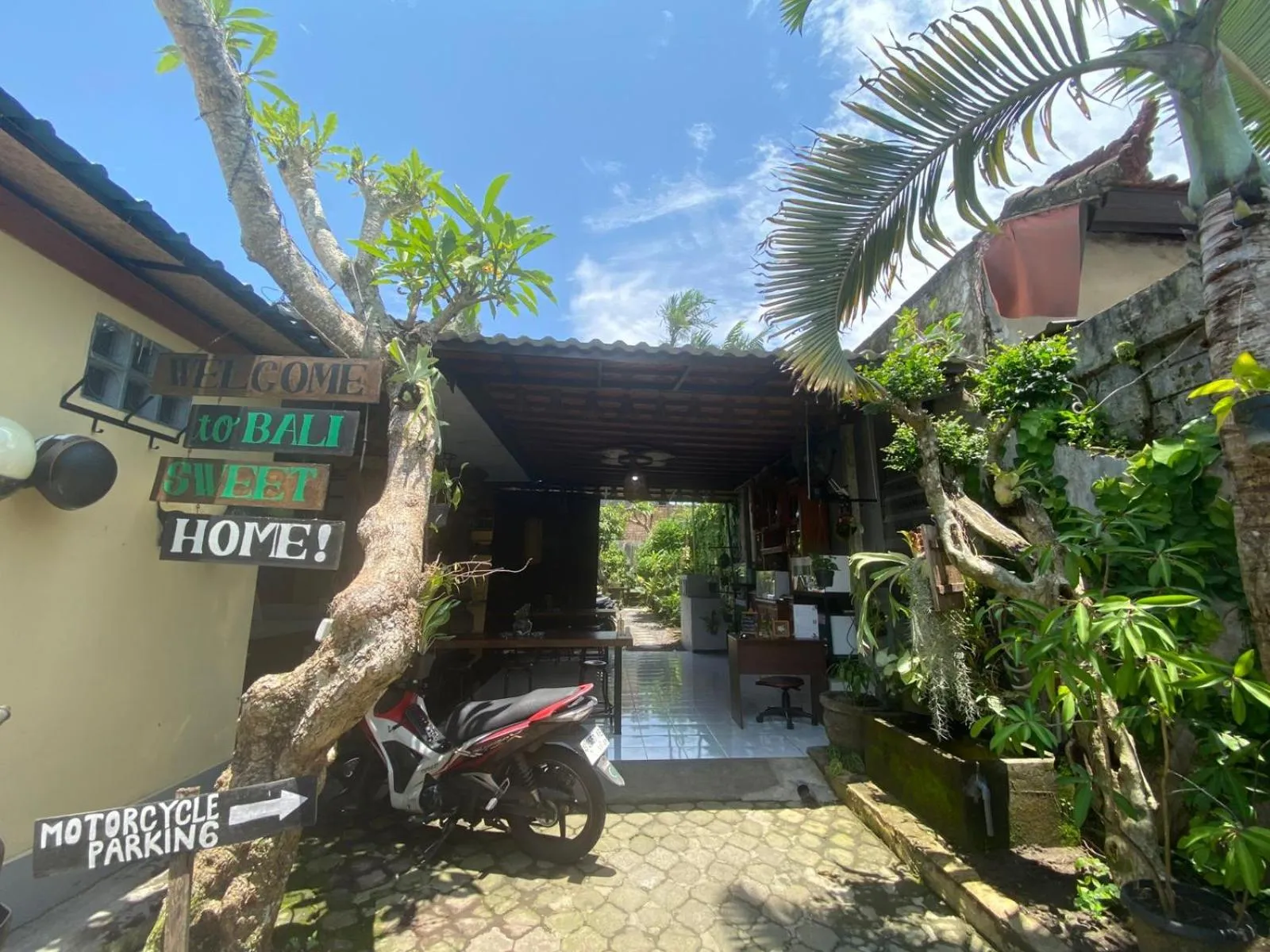 Garden in Coliving Bali SWEET HOME Kost Lengkap di Tabanan Kota