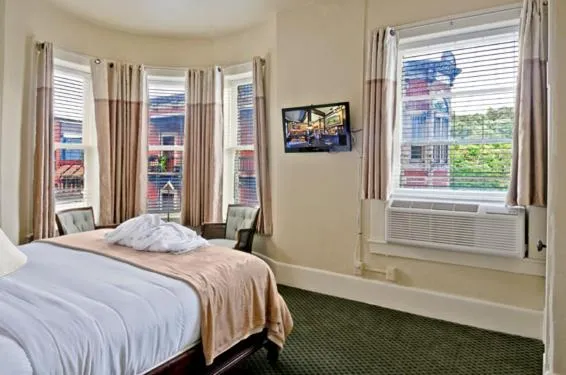 Spa and wellness centre/facilities, Bed in 1905 Basin Park Hotel