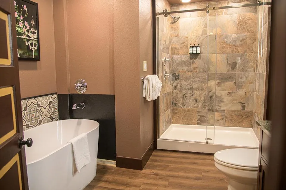 1905 Basin Park Hotel