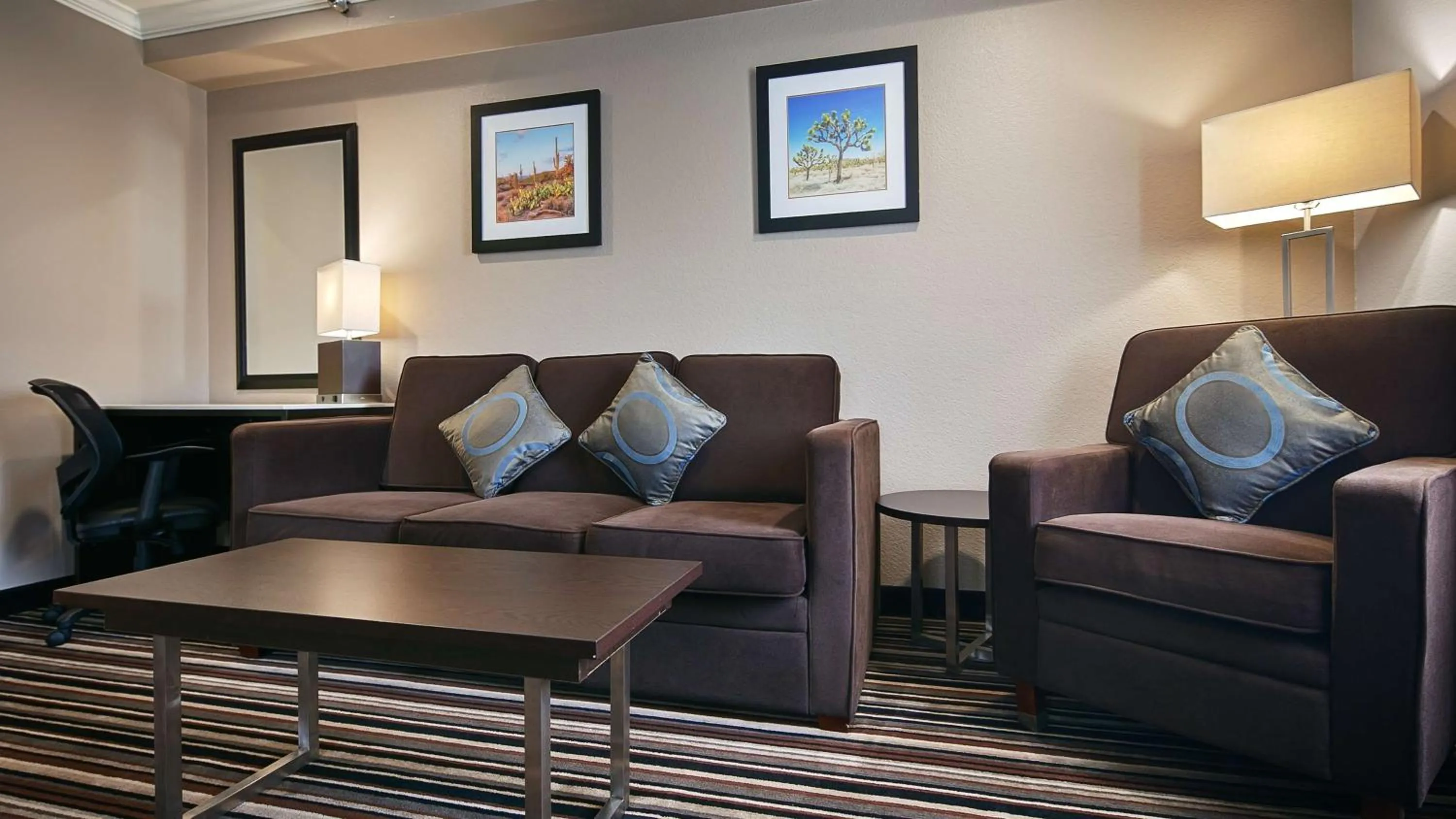 Photo of the whole room in Best Western Plus Diamond Valley Inn