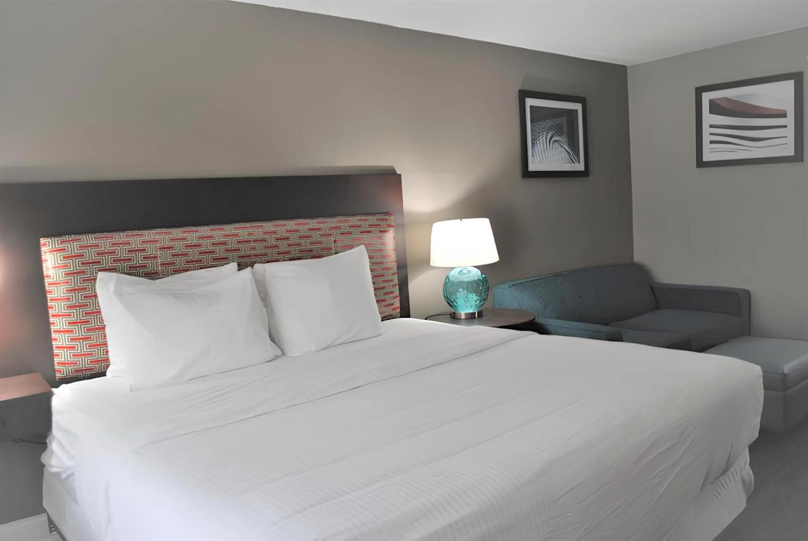 Bedroom, Bed in Comfort Inn & Suites Pottstown Eastern Gateway