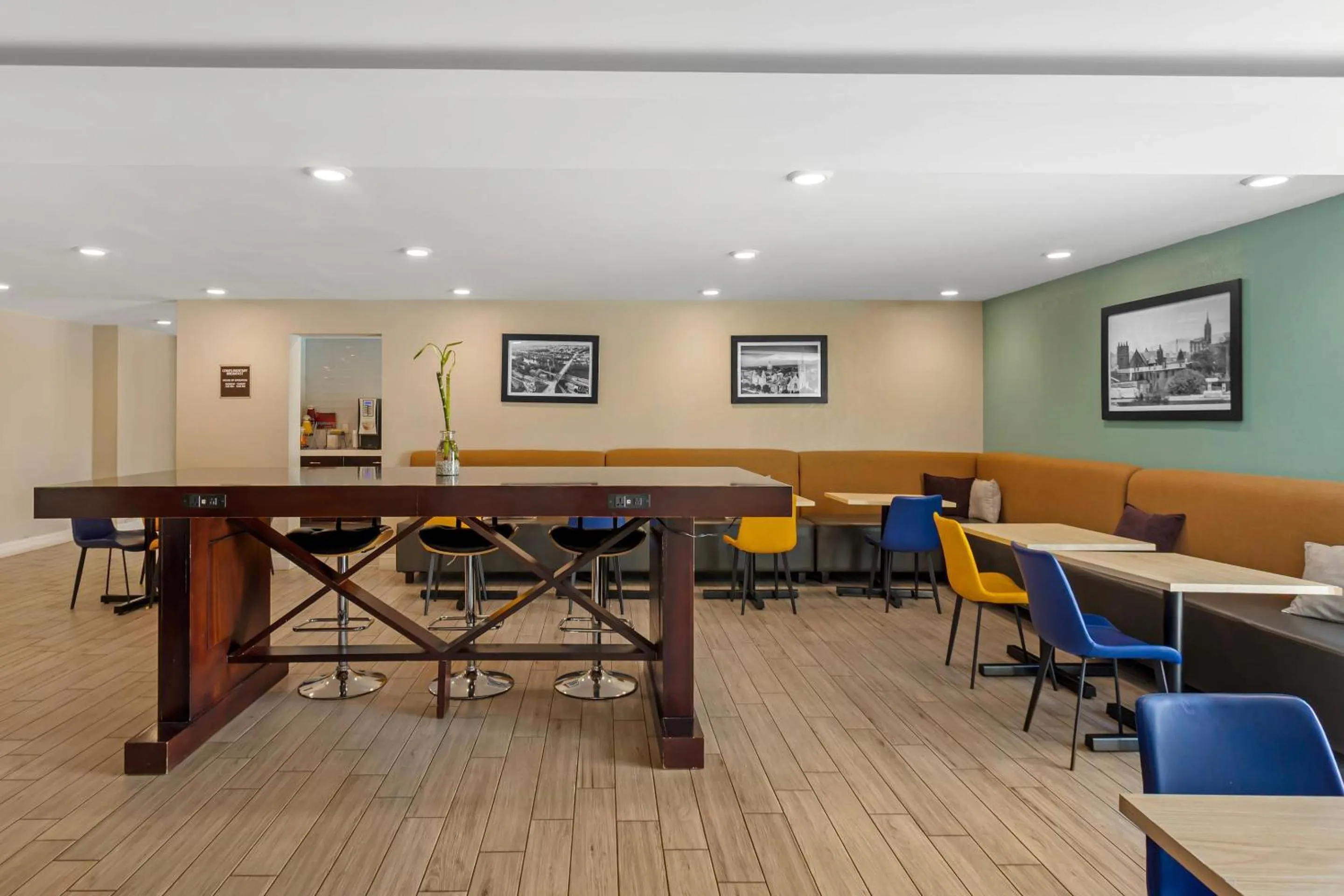 Breakfast in Comfort Inn & Suites Pottstown Eastern Gateway