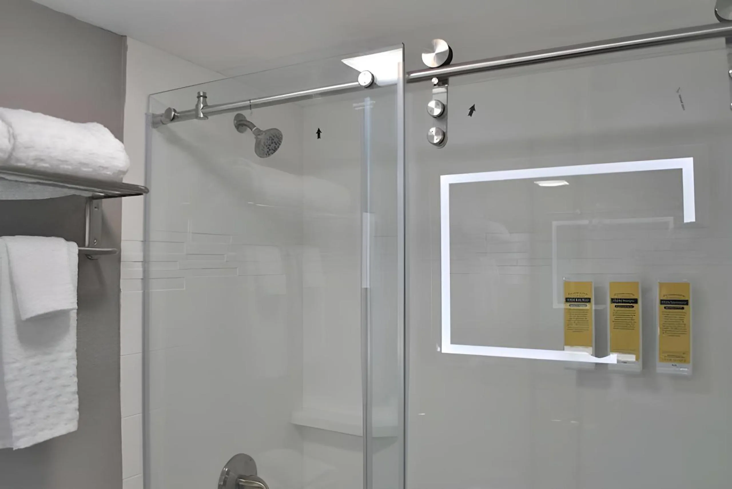 Bathroom in Comfort Inn & Suites Pottstown Eastern Gateway