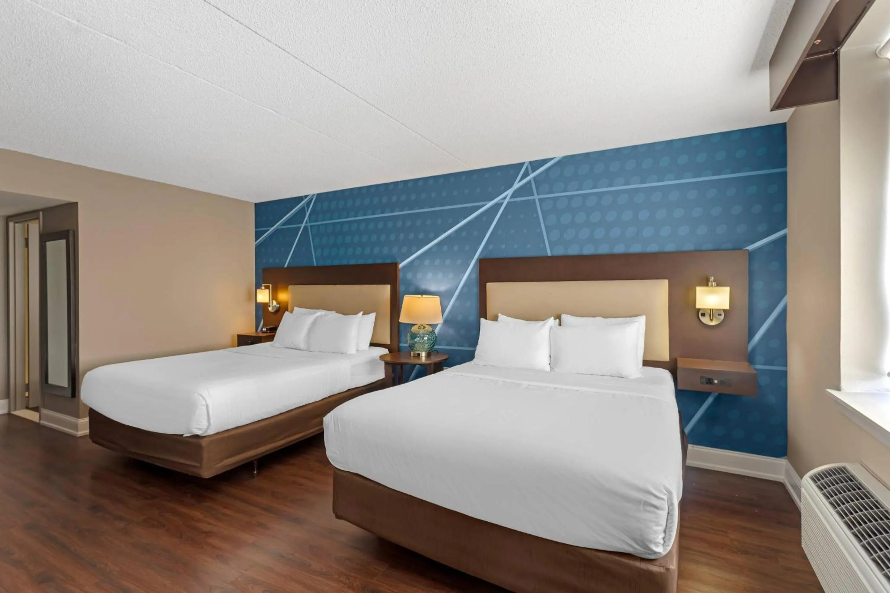 Bedroom, Bed in Comfort Inn & Suites Pottstown Eastern Gateway