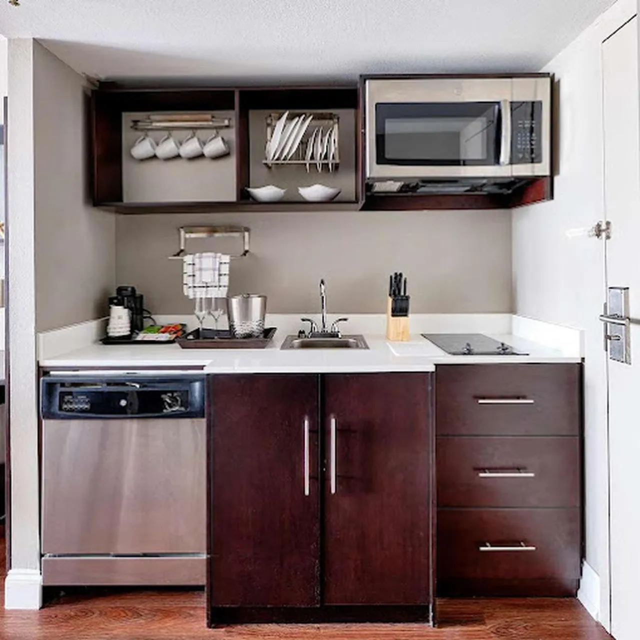 Kitchen or kitchenette in Comfort Inn & Suites Pottstown Eastern Gateway