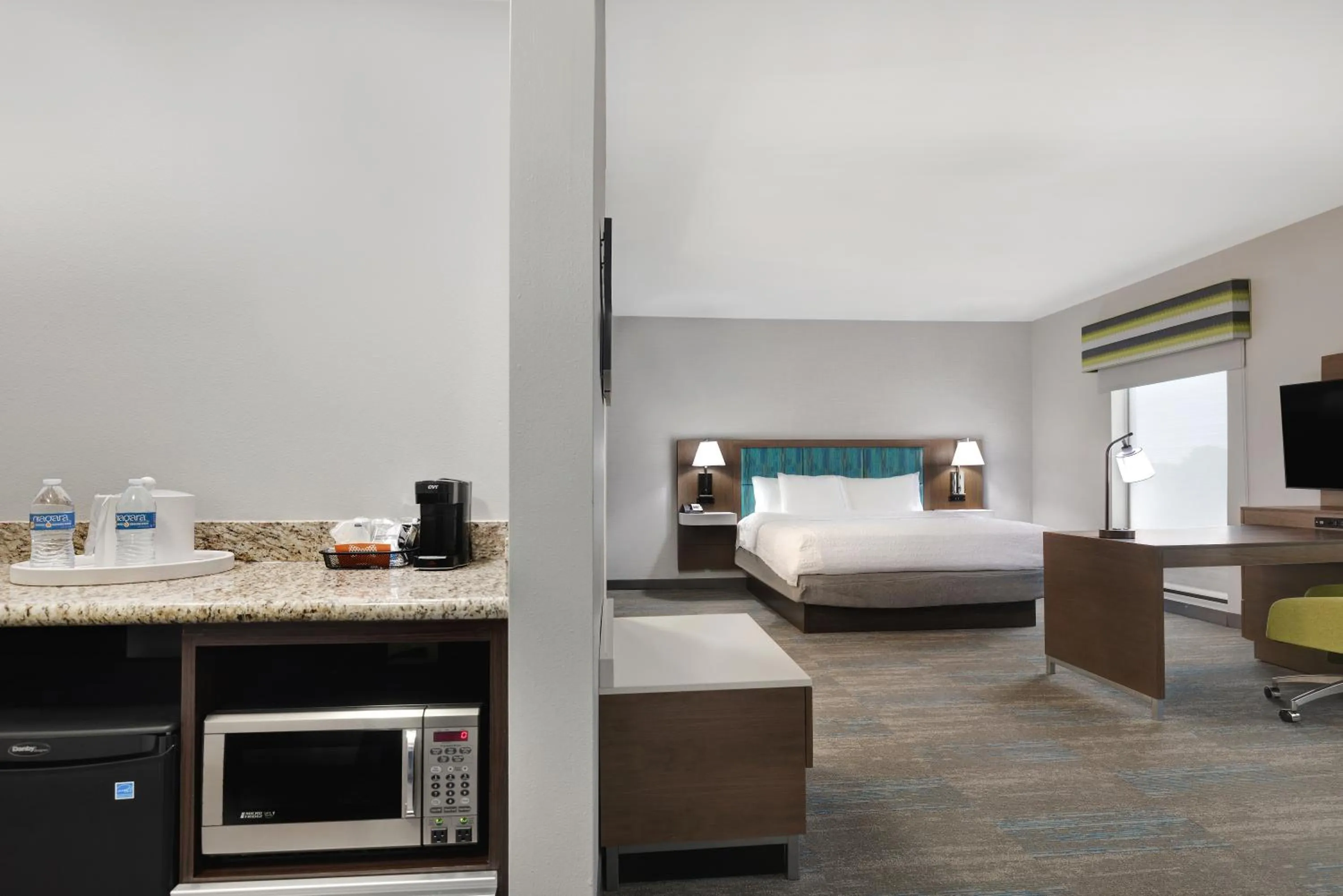 Bed in Hampton Inn & Suites Shreveport