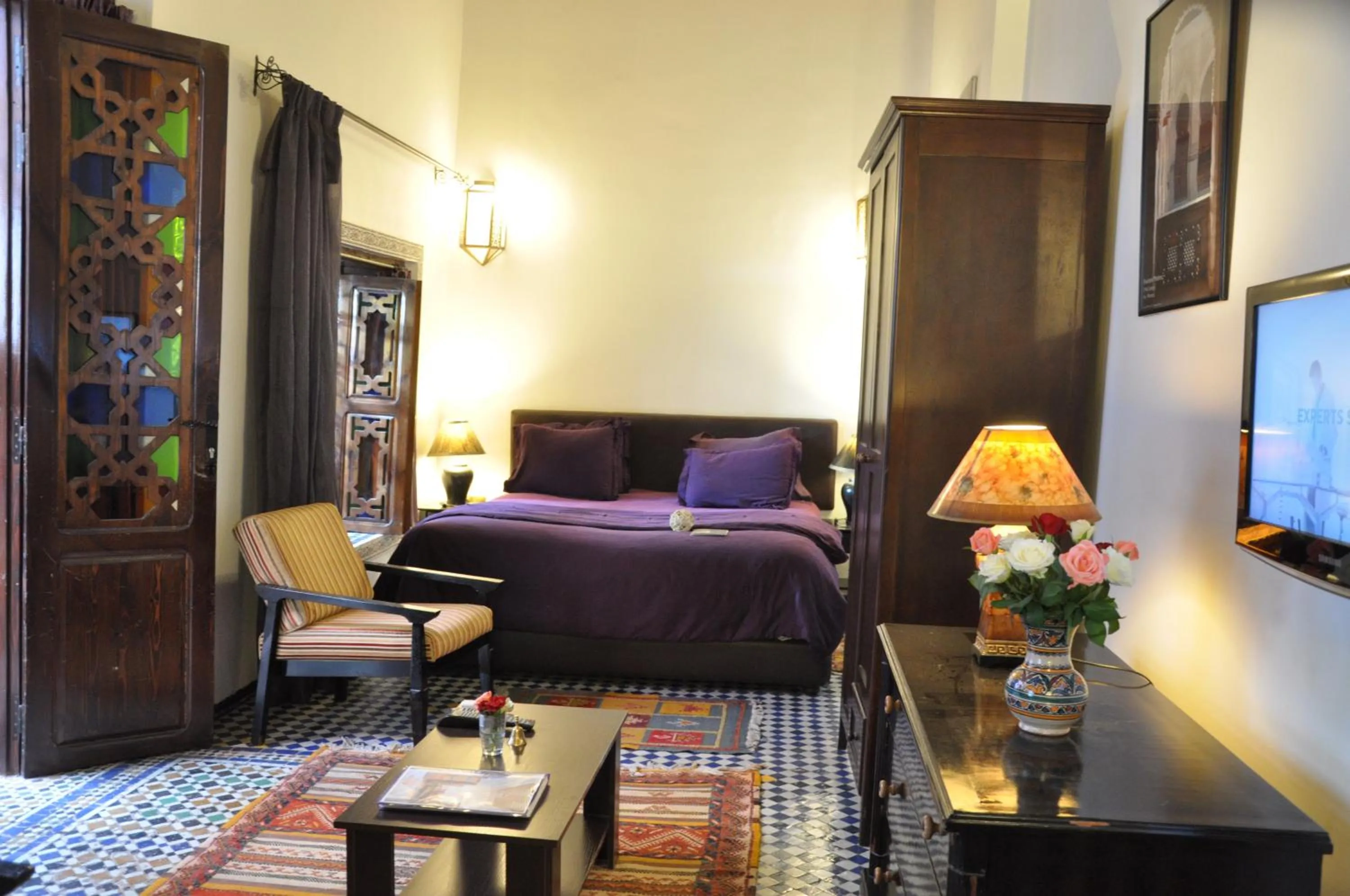 Photo of the whole room, Bed in Riad Adarissa