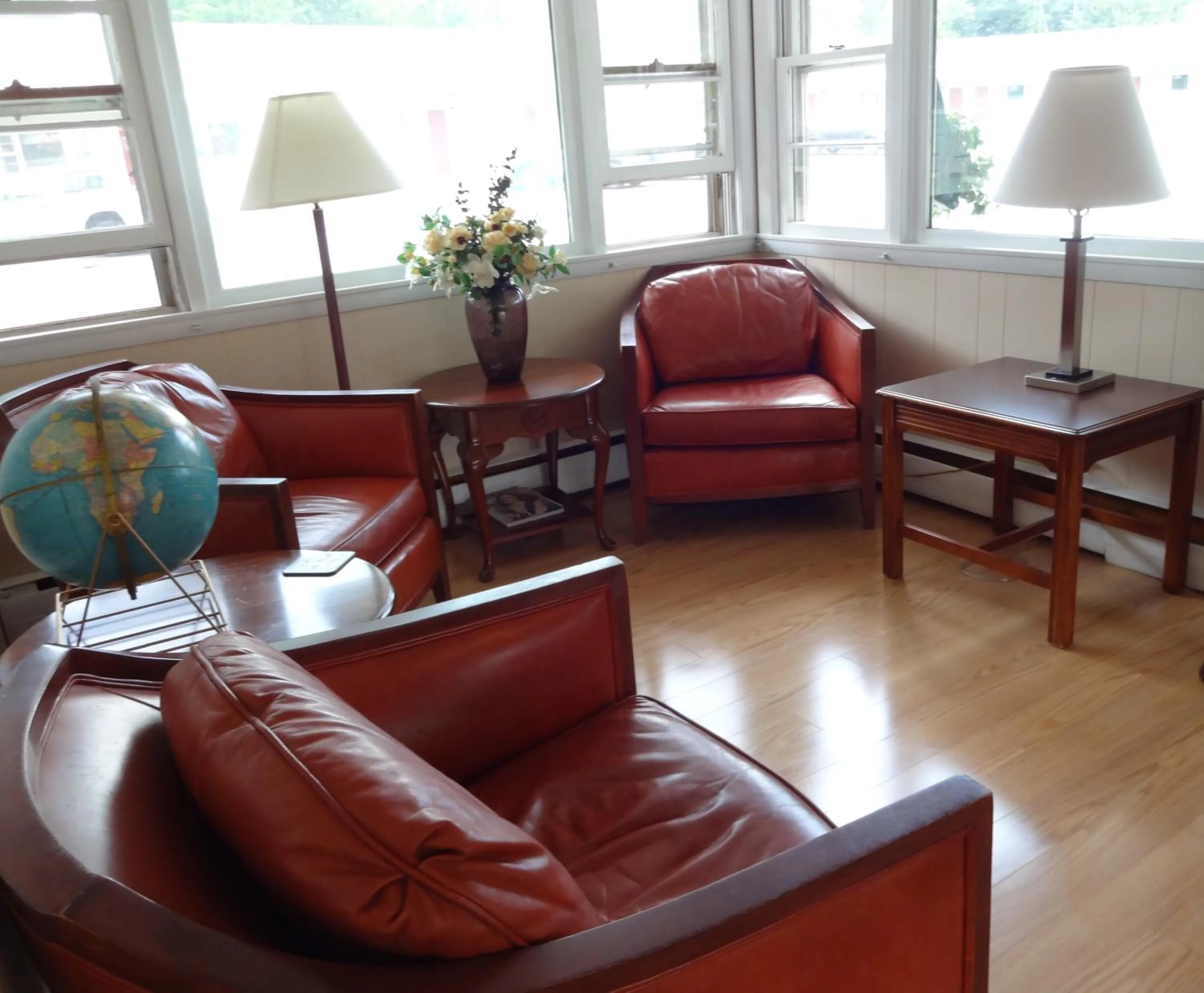 Lobby or reception in Gorham Motor Inn