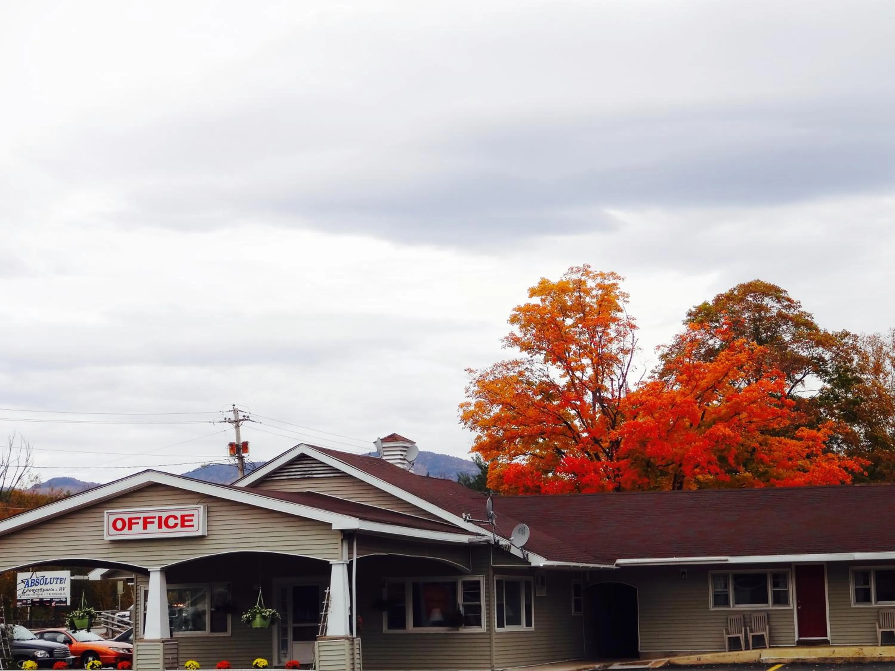 Facade/entrance in Gorham Motor Inn