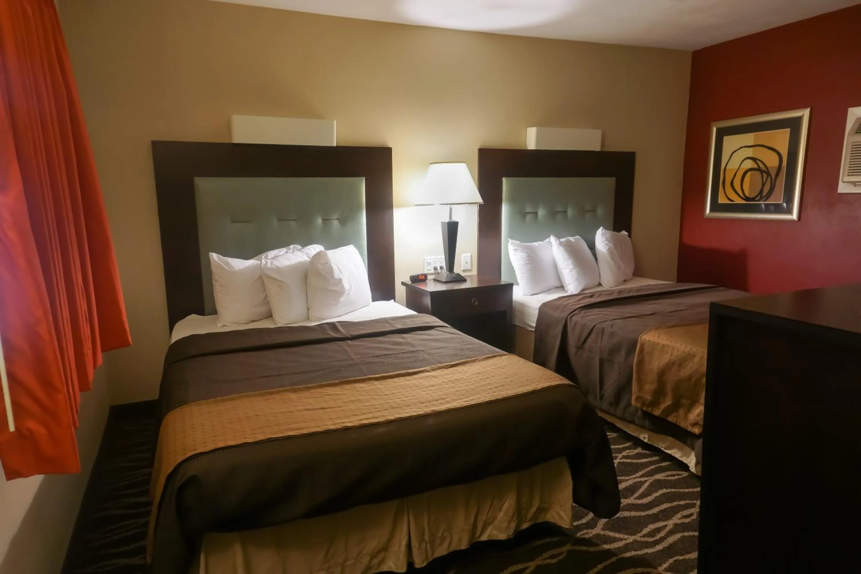 Photo of the whole room, Bed in Cocoa Country Inn Hershey