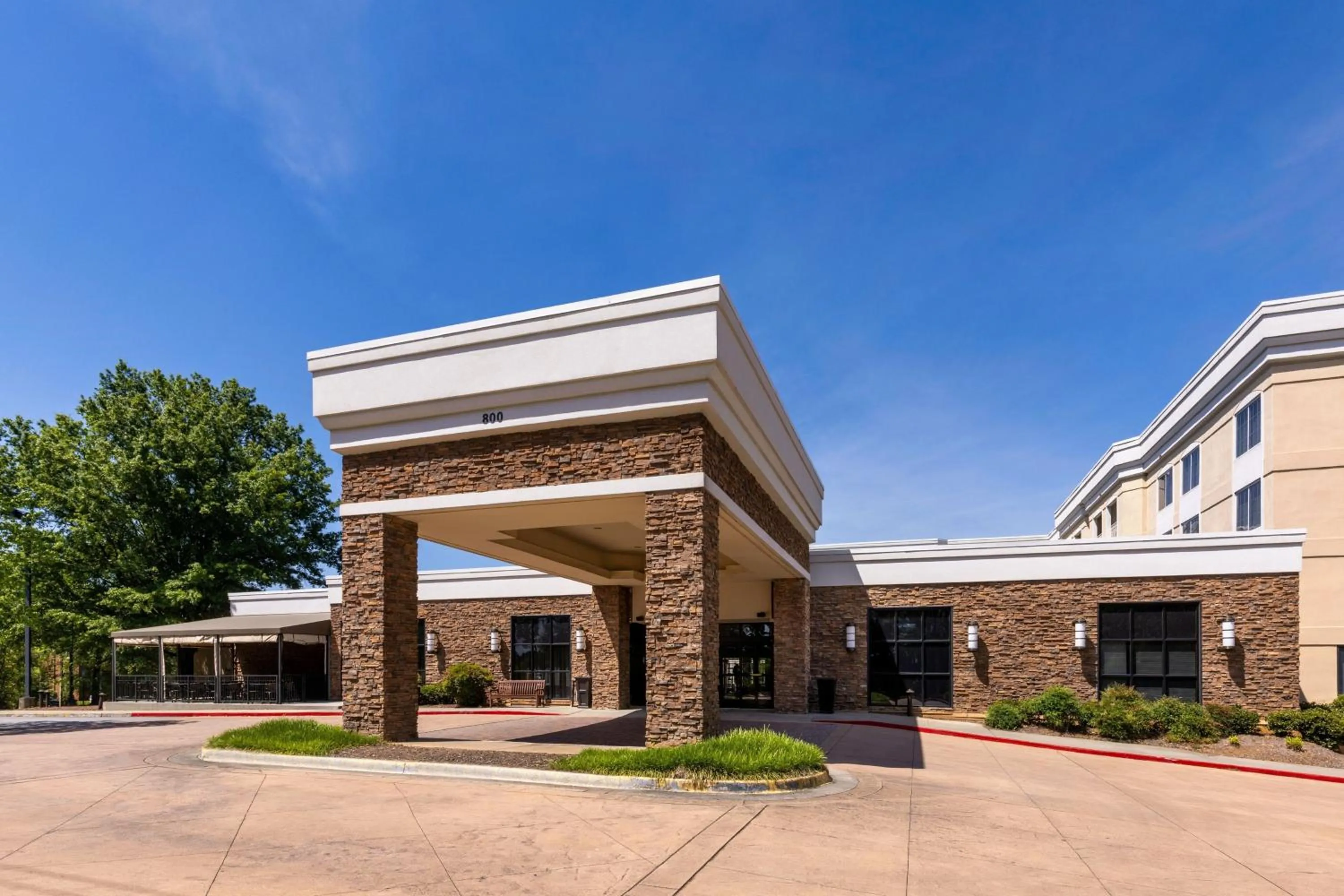 Property building in Sheraton Atlanta Perimeter North