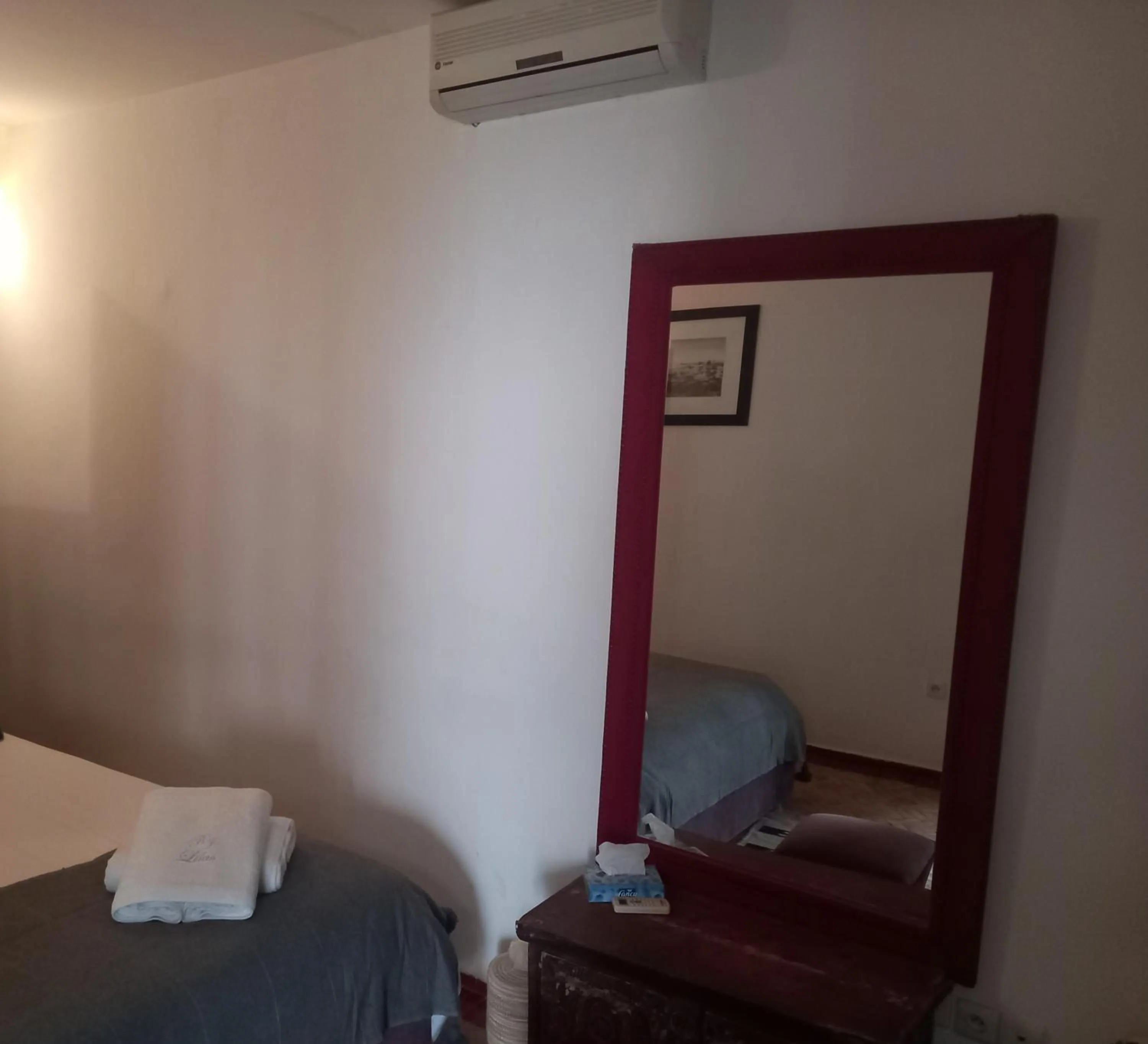 Bed in Riad Les Jardins des Lilas