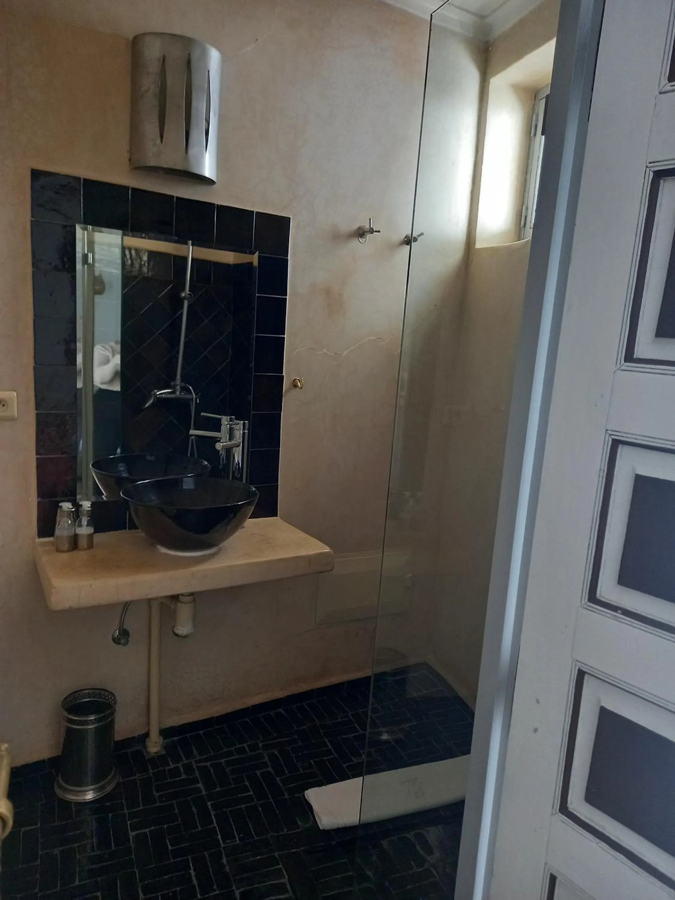 Toilet in Riad Les Jardins des Lilas