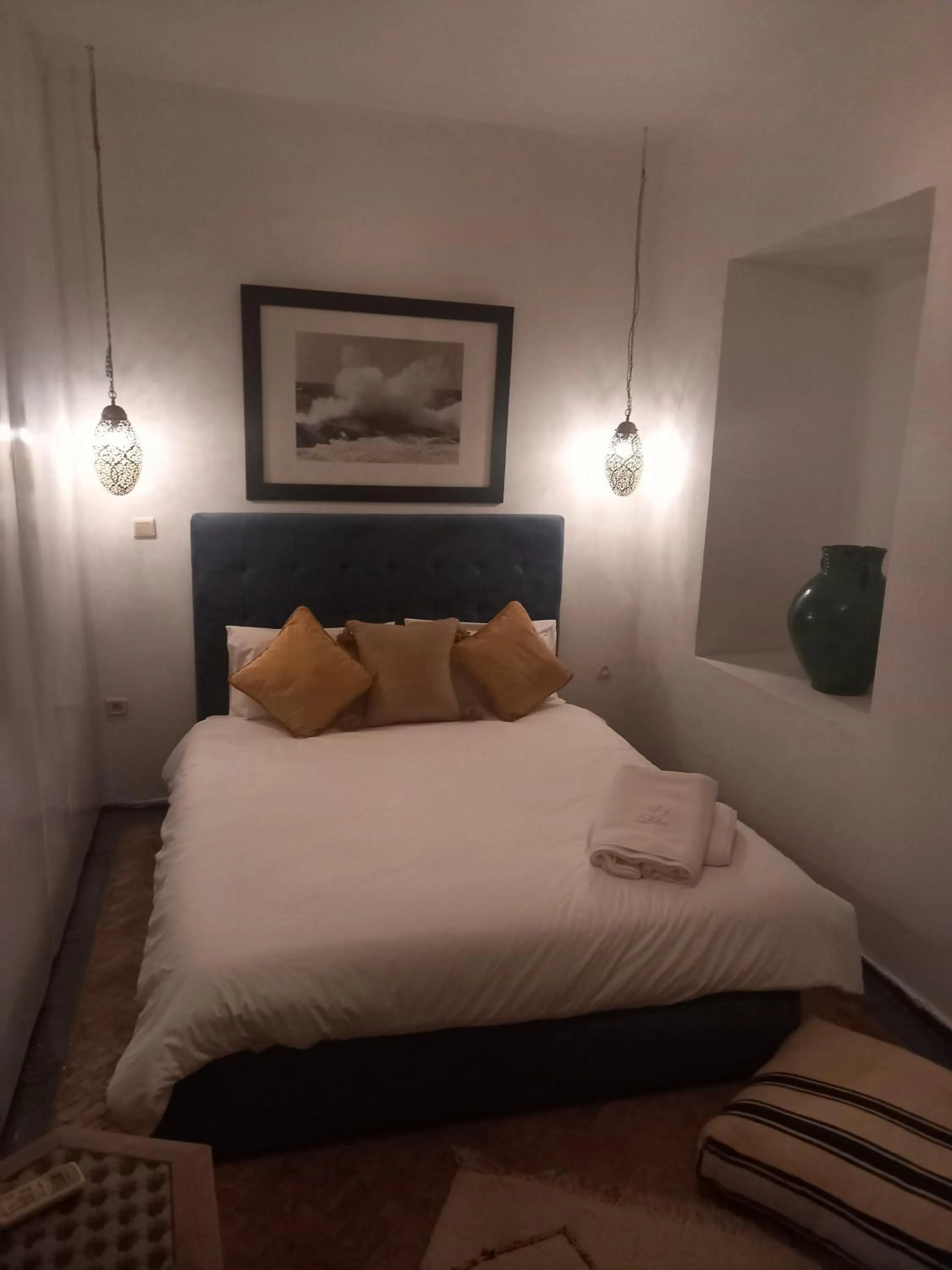 Bed in Riad Les Jardins des Lilas