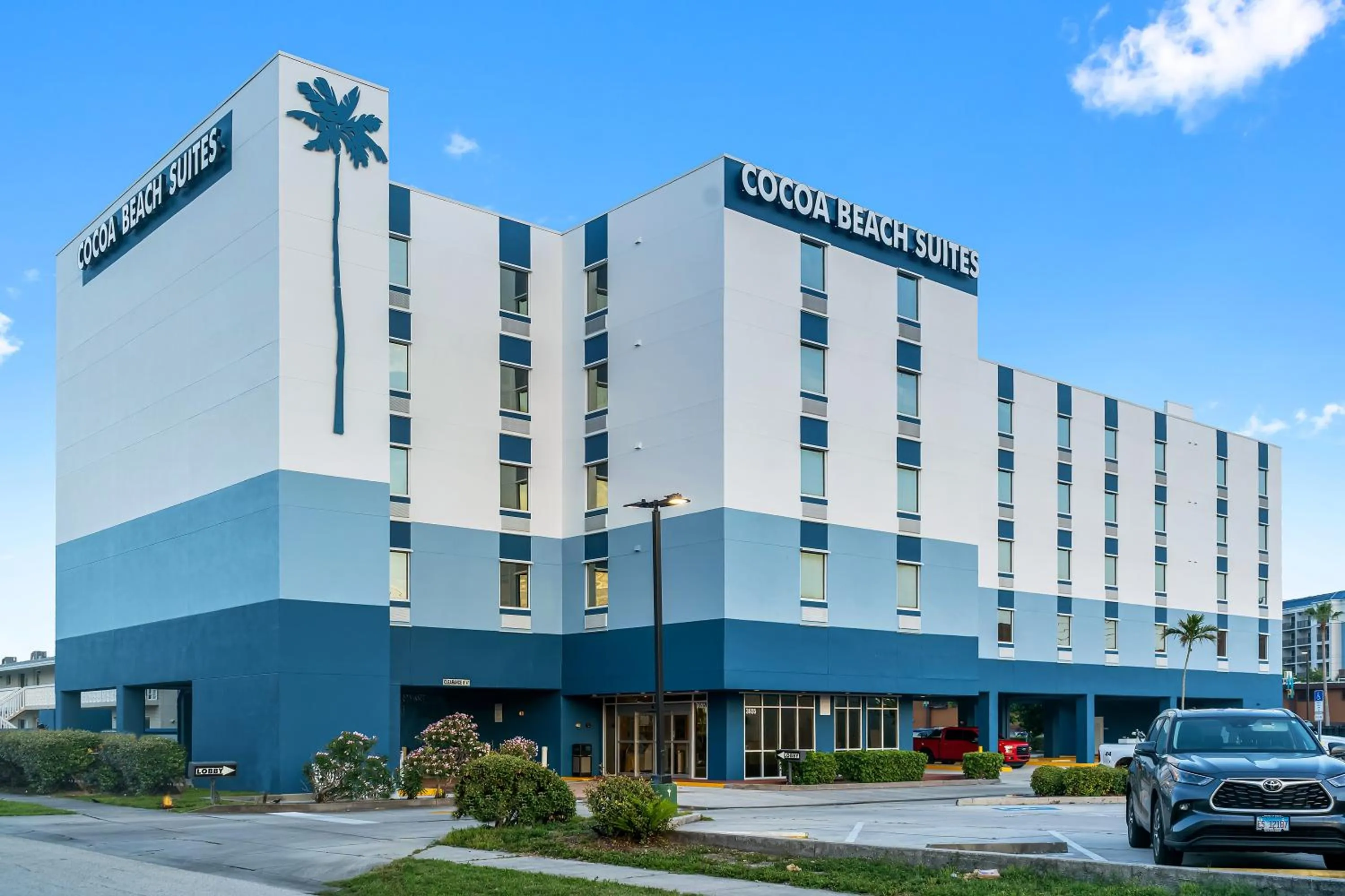 Property building in Cocoa Beach Suites Hotel
