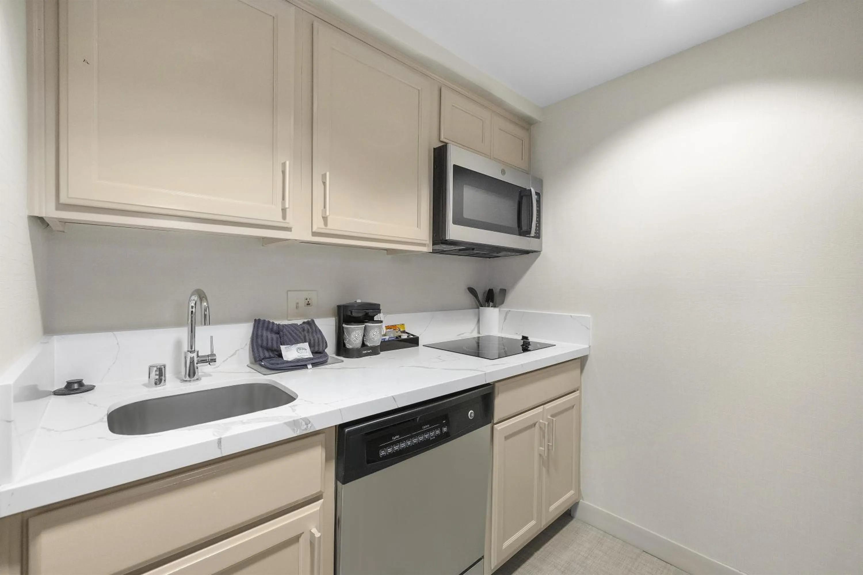 Kitchen or kitchenette in Homewood Suites Lancaster