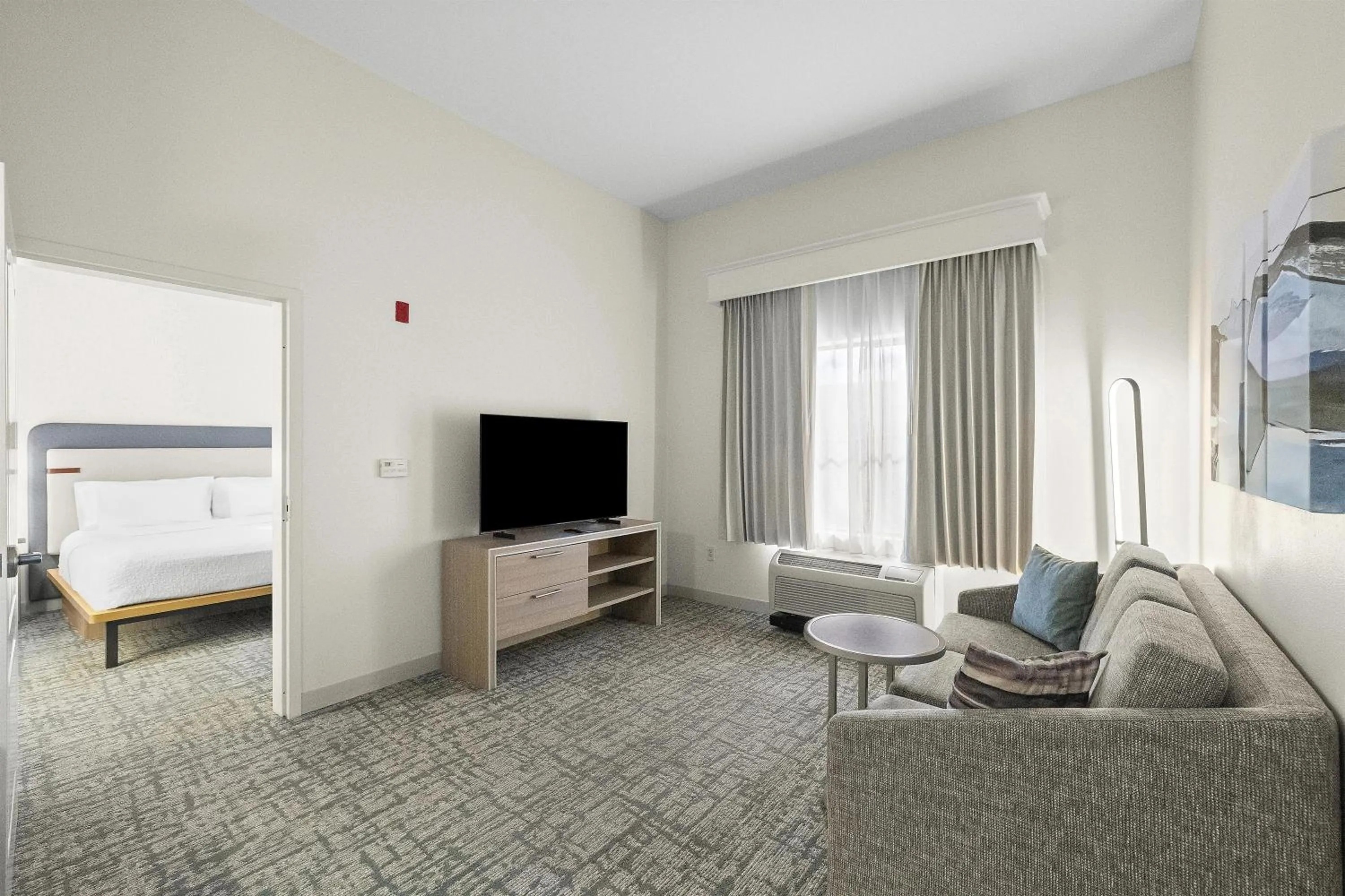 Living room, Bed in Homewood Suites Lancaster