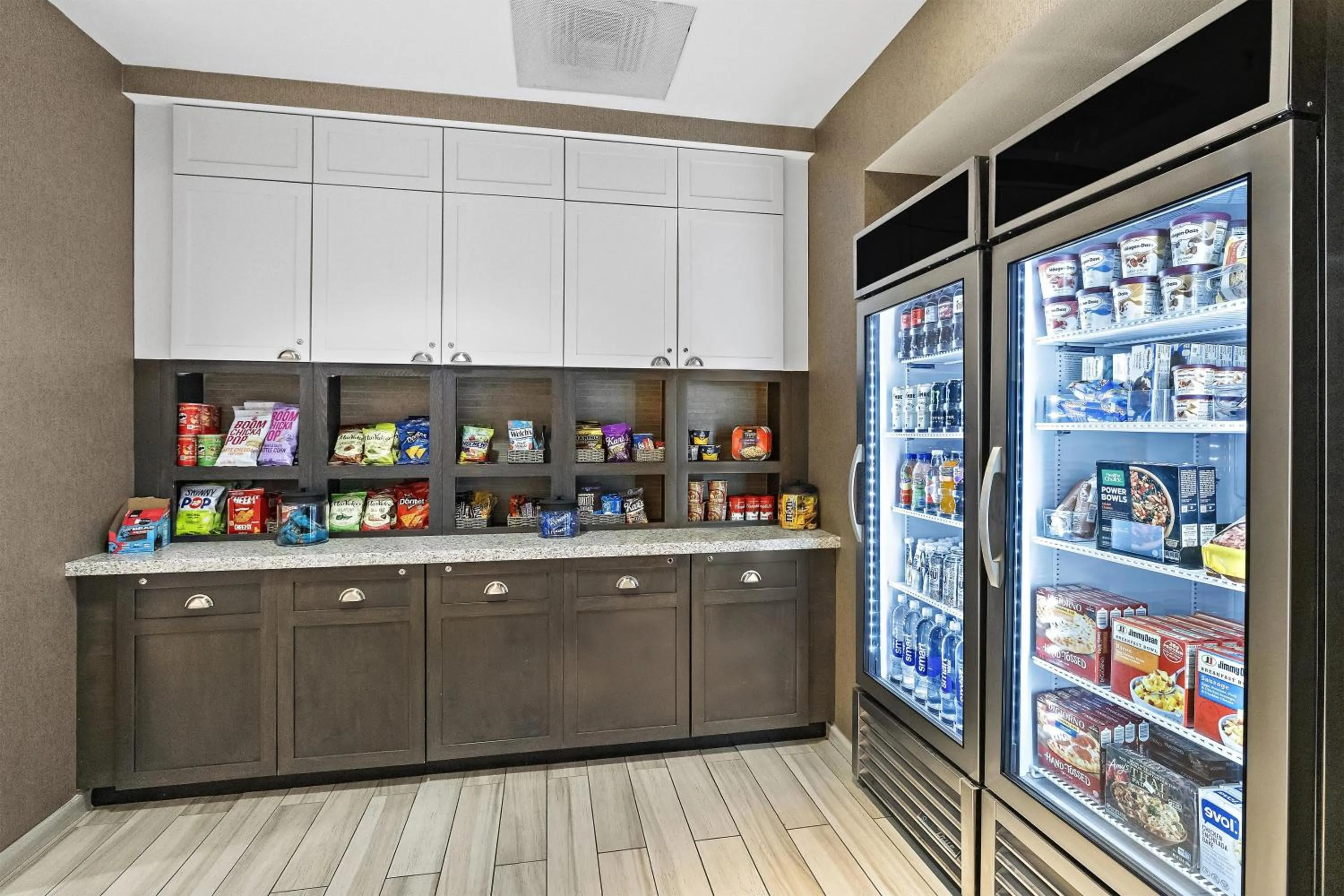 Restaurant/places to eat in Homewood Suites Lancaster