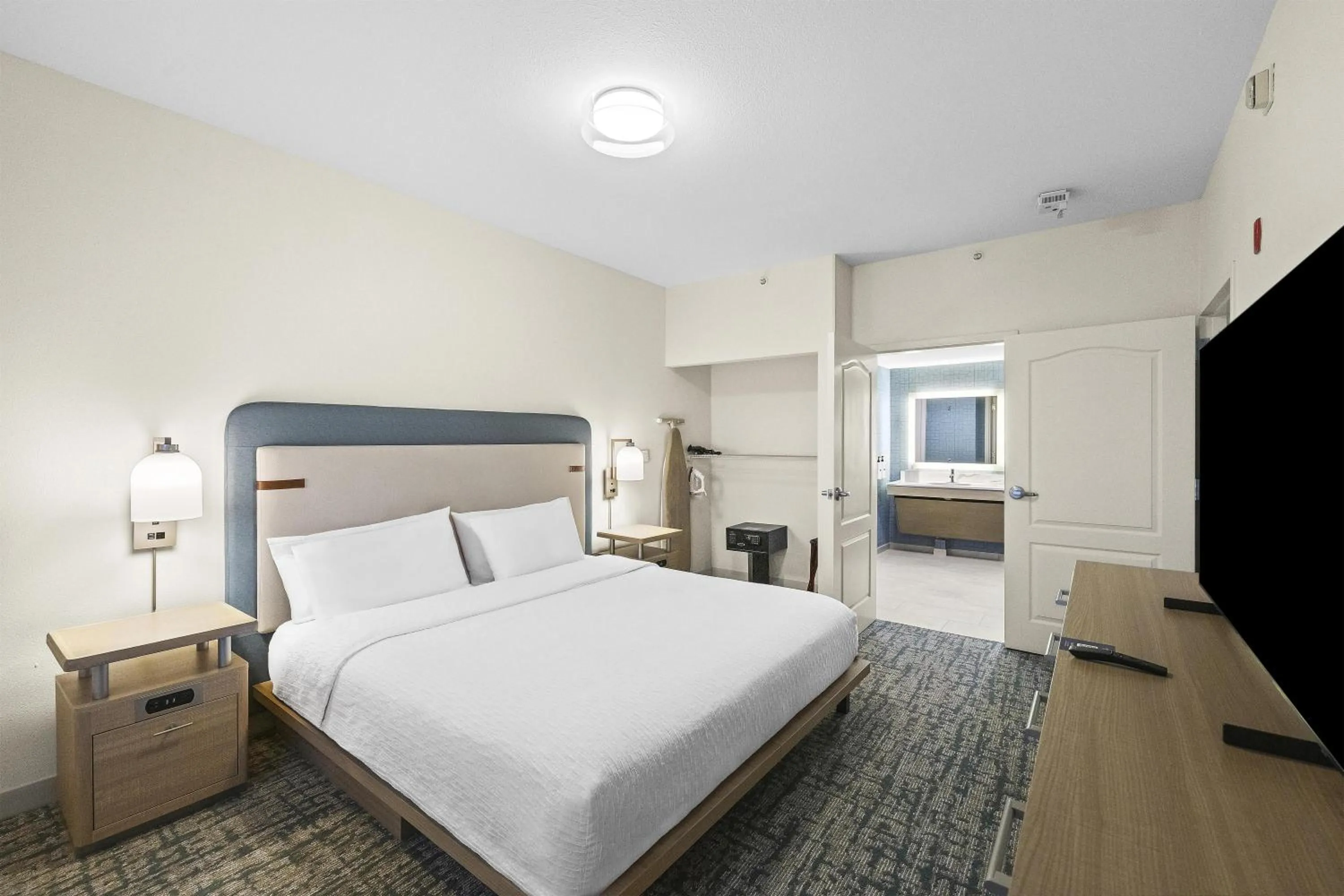 Bed in Homewood Suites Lancaster