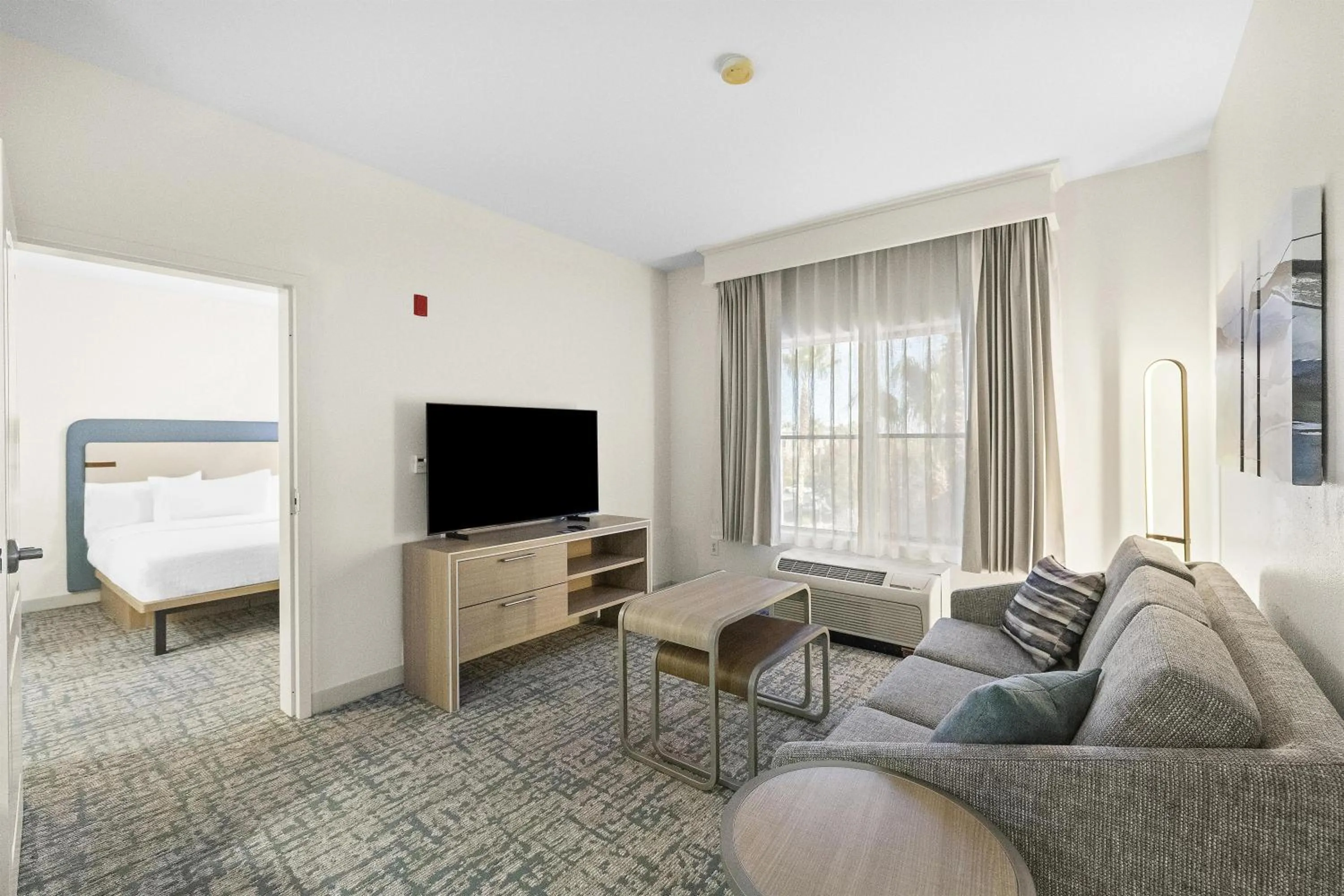 Living room, Bed in Homewood Suites Lancaster