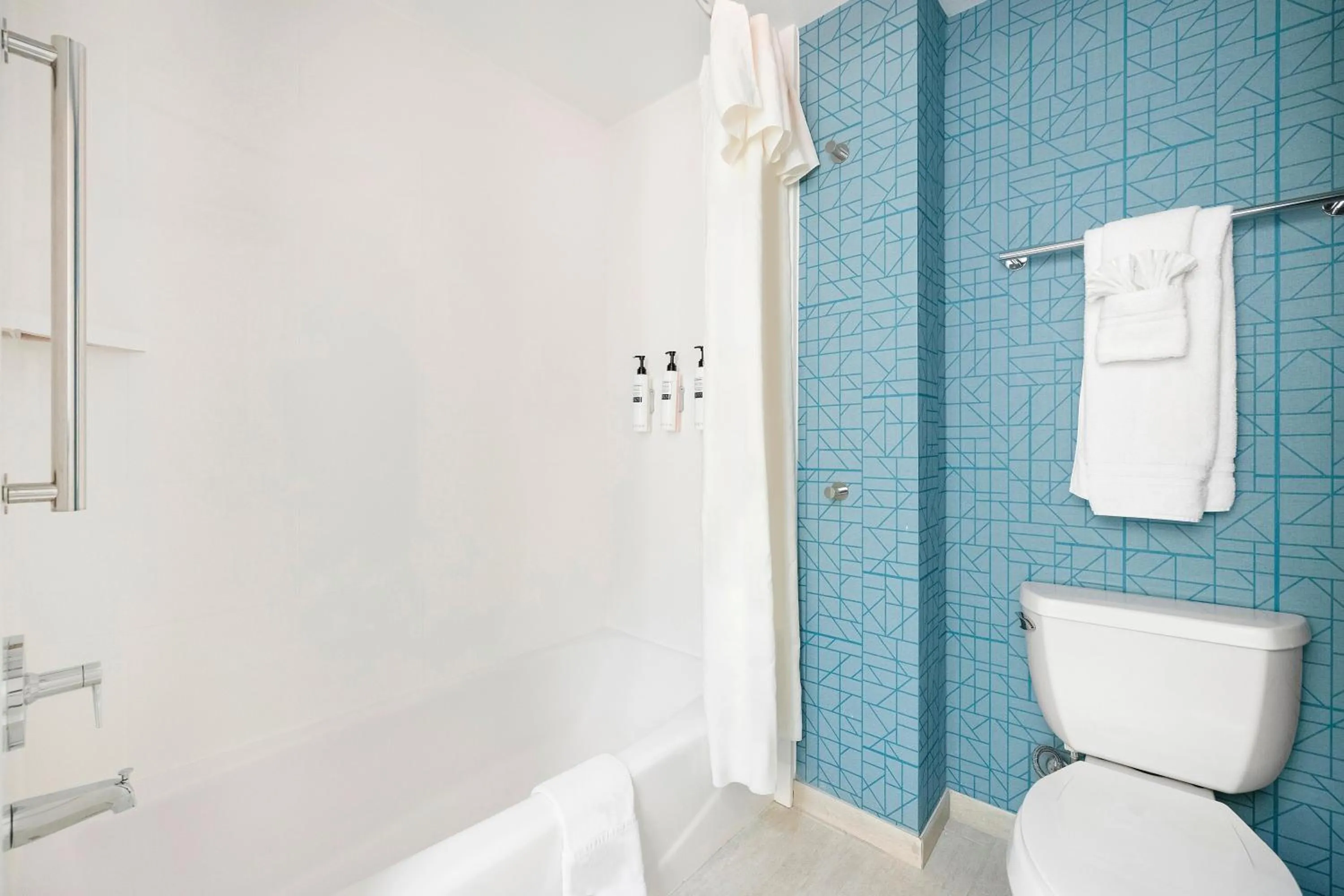 Bathroom in Homewood Suites Lancaster