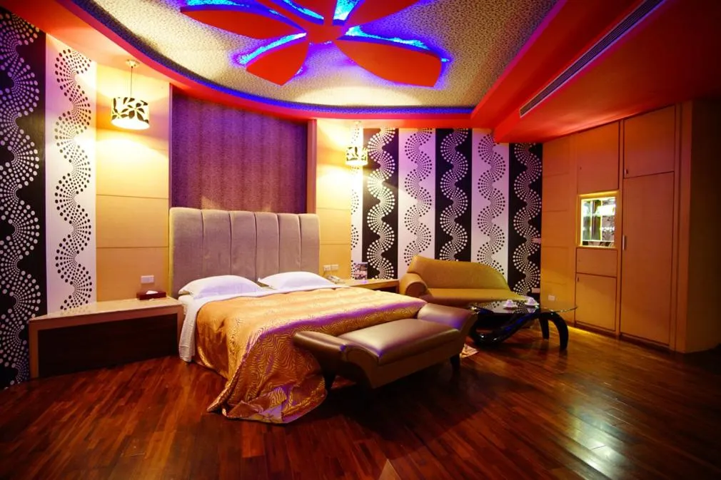 On site, Bed in Water City Motel