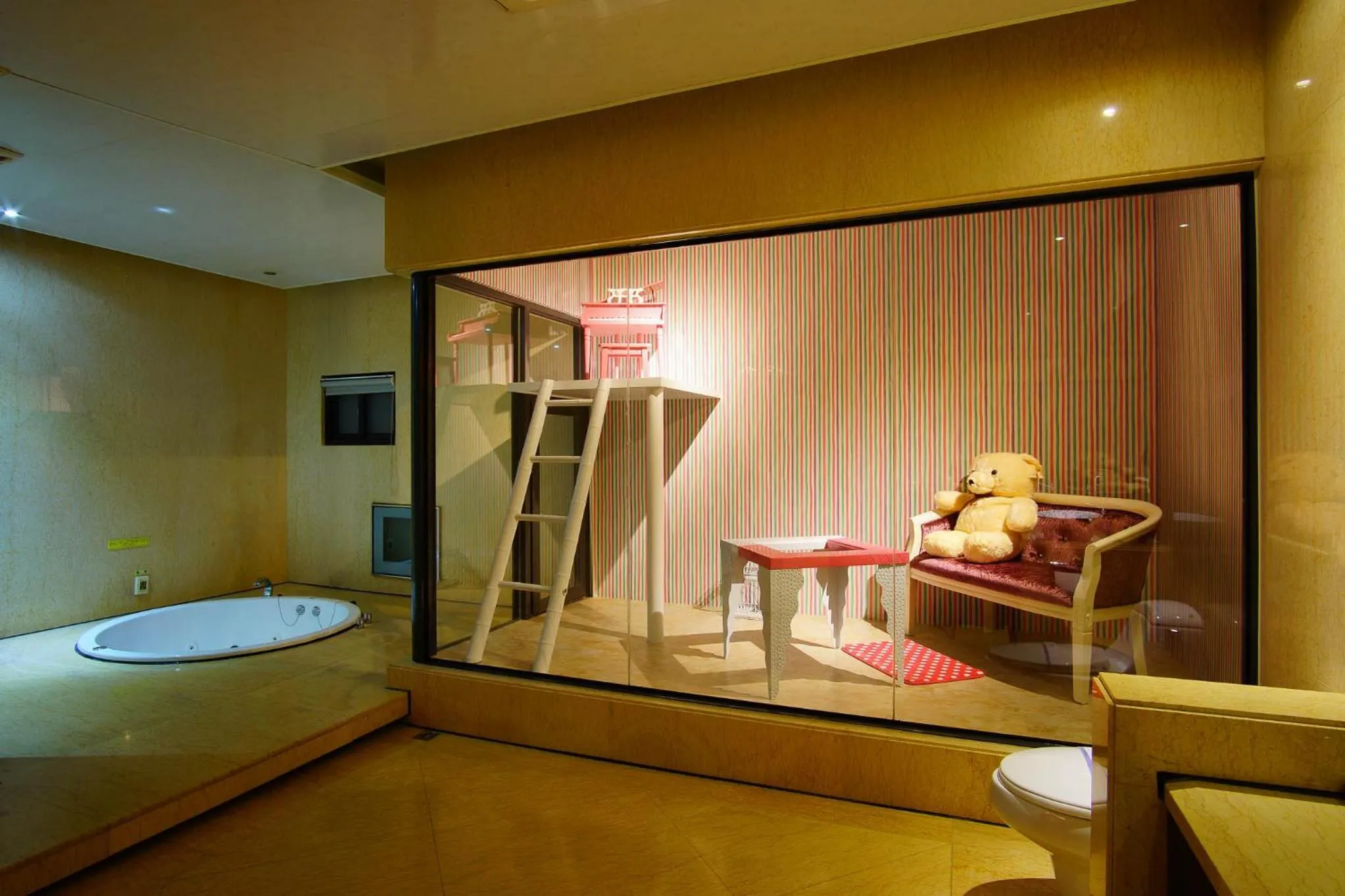 Bathroom in Water City Motel