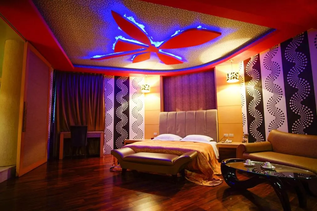 Bedroom, Bed in Water City Motel