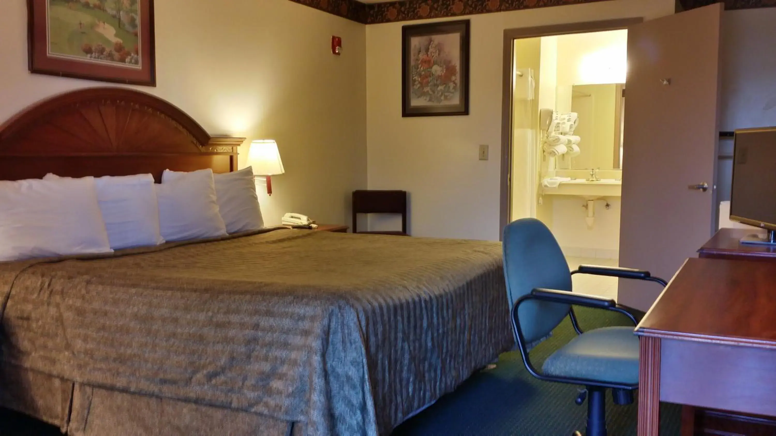 King Room - Non-Smoking in Heritage Inn Augusta King Room - Non-Smoking in Heritage Inn Augusta