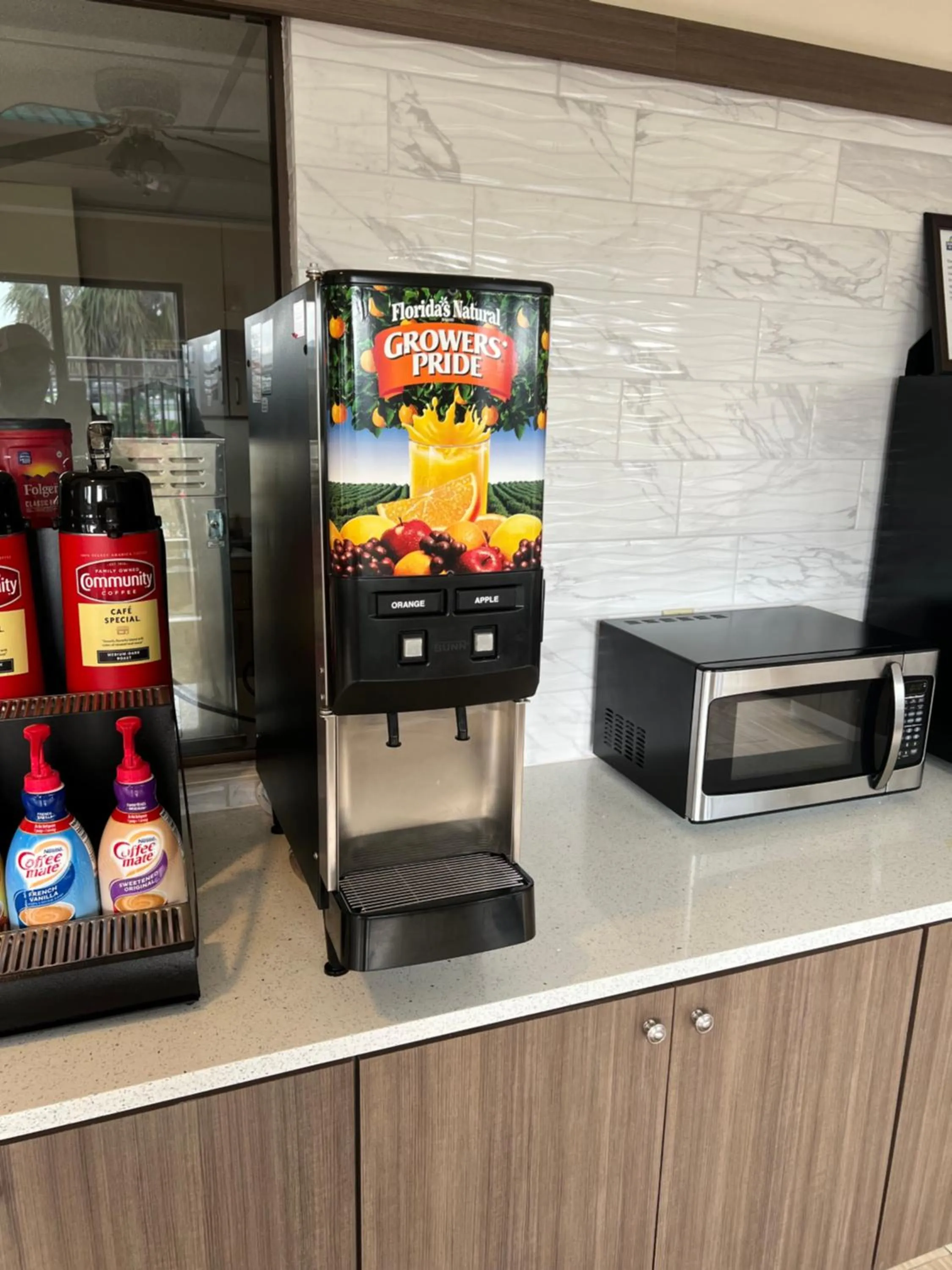 Lobby or reception in Days Inn & Suites by Wyndham Opelousas