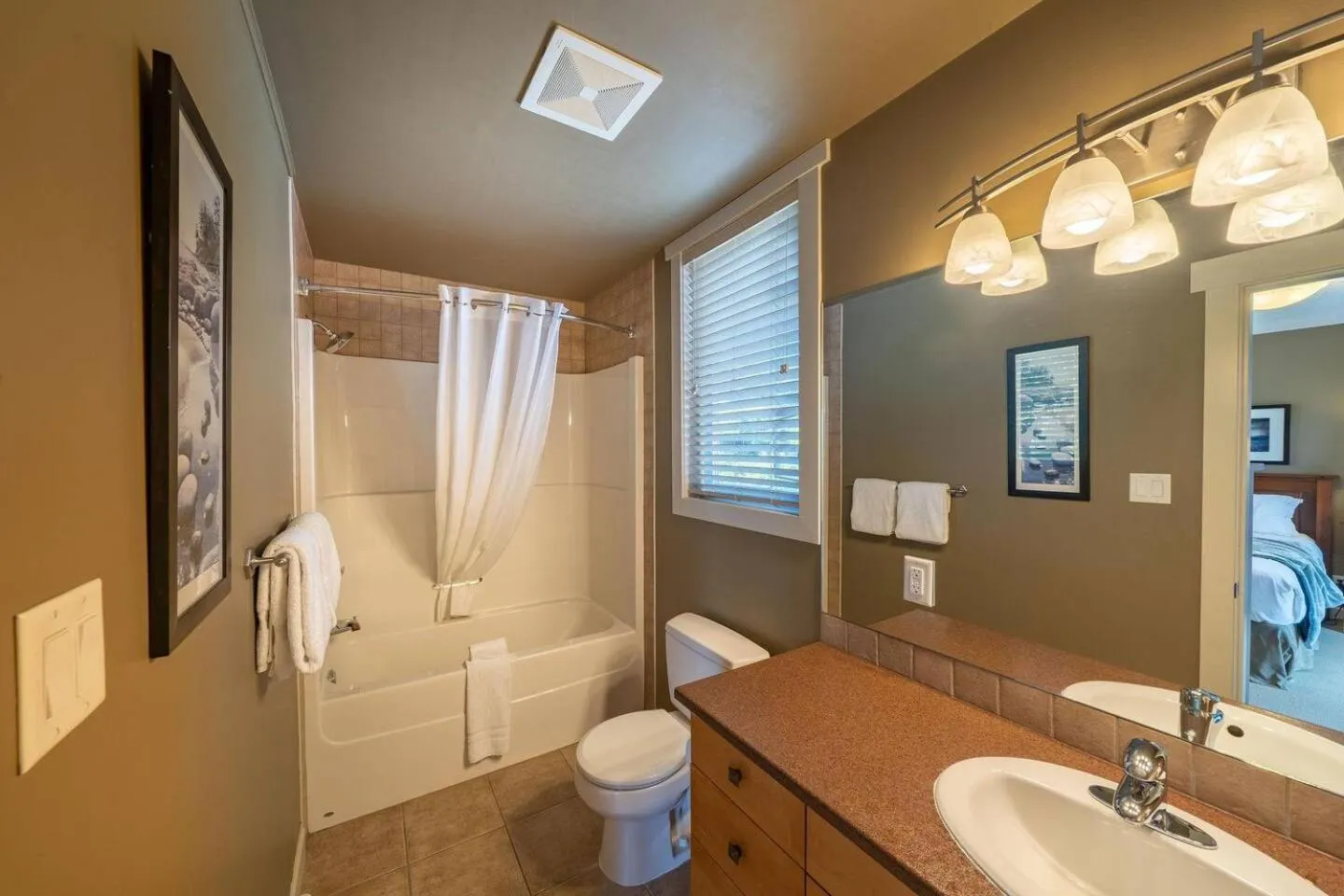 Sooke Harbour Resort & Marina