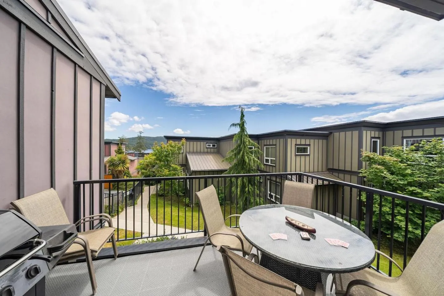 Sooke Harbour Resort & Marina