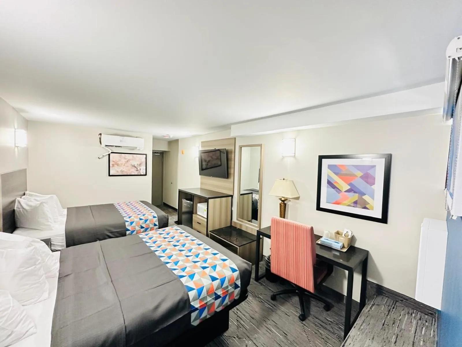 Photo of the whole room, Bed in Northland Motel