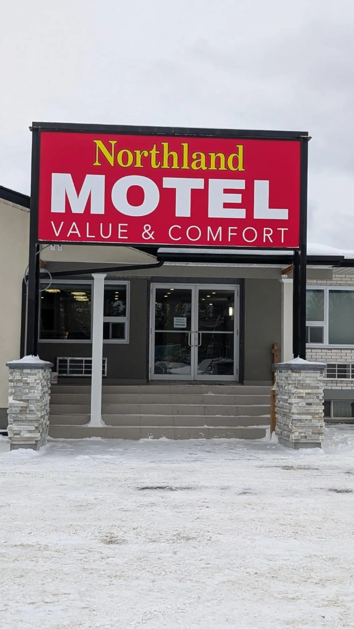 Facade/entrance in Northland Motel